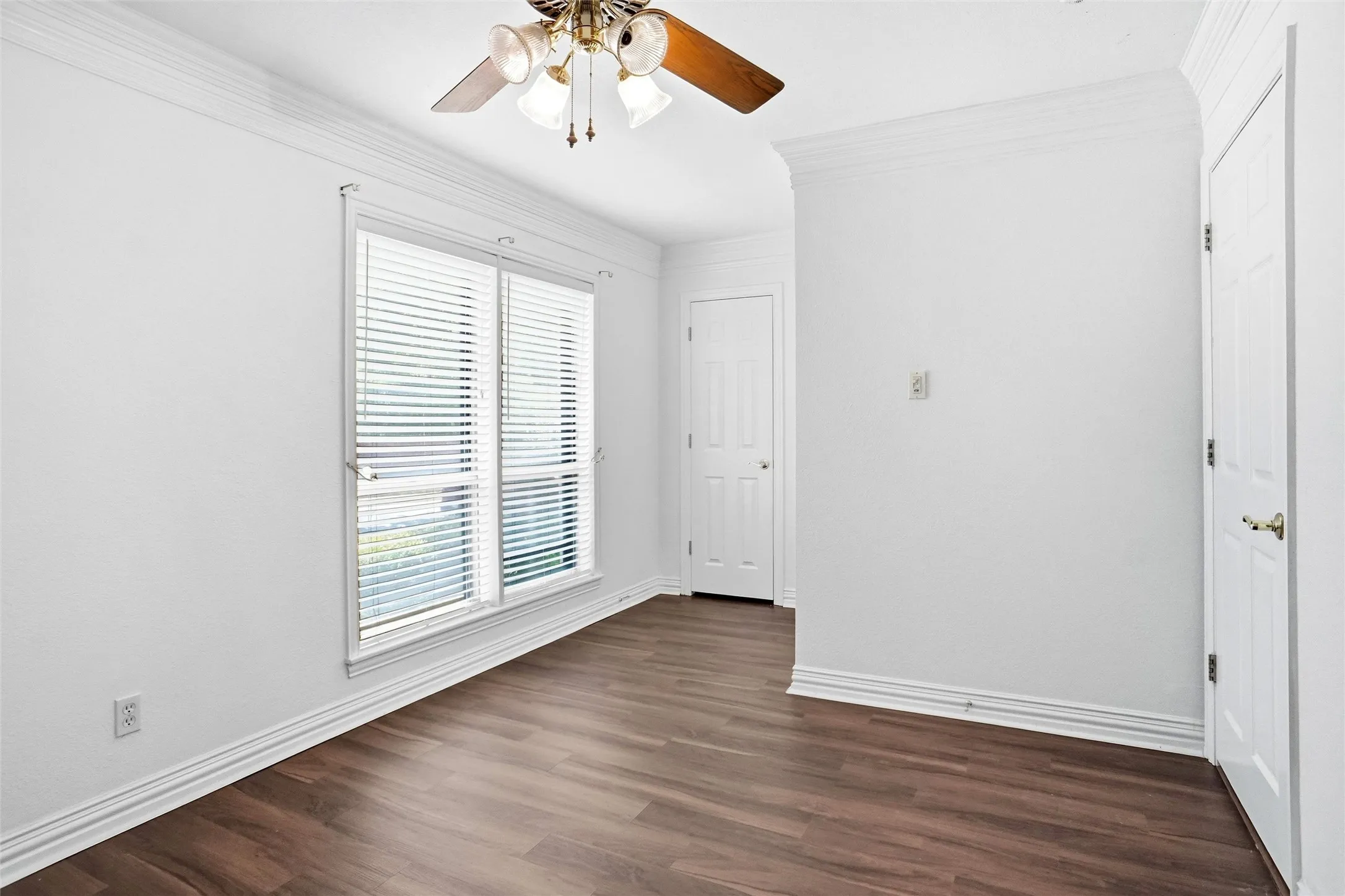 Single Family Residence For Rent in Tarrant County , 1812 Kynette Drive, Euless, Texas 76040, 3 Bedroom, 2 Bathroom, 2 Garage spaces, 1,609 Sqft, built in 1964, mls#21354510, Real Estate Agent in Euless, Homes For Rent in Tarrant county, Homes For Rent in Euless, Realtor in Euless Texas, Real Estate Brokerage Independent Realty Texas, Luminita Cordes Realtor