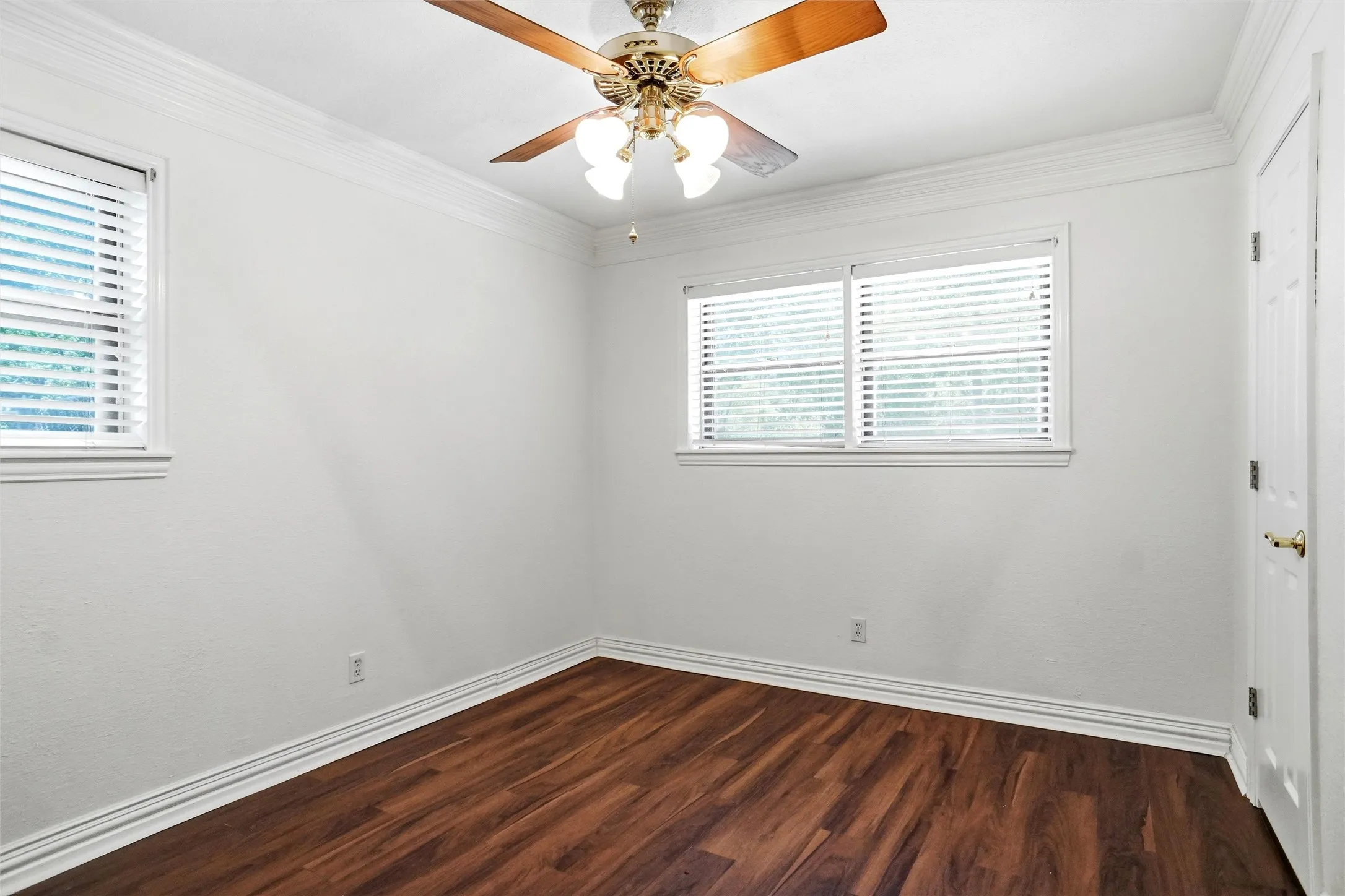 Single Family Residence For Rent in Tarrant County , 1812 Kynette Drive, Euless, Texas 76040, 3 Bedroom, 2 Bathroom, 2 Garage spaces, 1,609 Sqft, built in 1964, mls#21354510, Real Estate Agent in Euless, Homes For Rent in Tarrant county, Homes For Rent in Euless, Realtor in Euless Texas, Real Estate Brokerage Independent Realty Texas, Luminita Cordes Realtor