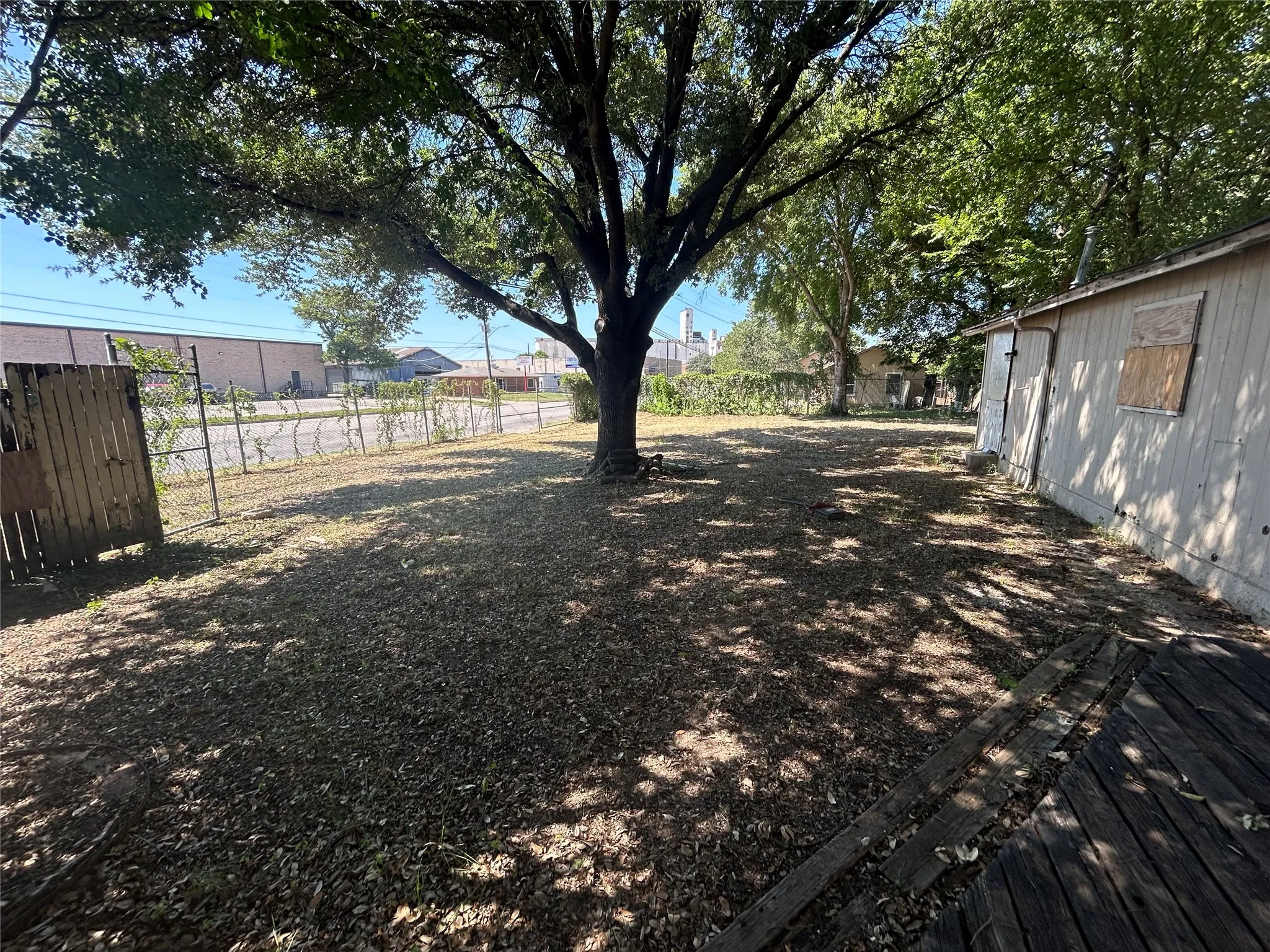 Industrial For Sale in Tarrant County , 200 N Beach Street, Fort Worth, Texas 76111, 0, 0, Garage spaces, 2,078 Sqft, built in 1960, mls#21354736, Real Estate Agent in Fort Worth, Homes For Sale in Tarrant county, Homes For Sale in Fort Worth, Realtor in Fort Worth Texas, Real Estate Brokerage Independent Realty Texas, Luminita Cordes Realtor