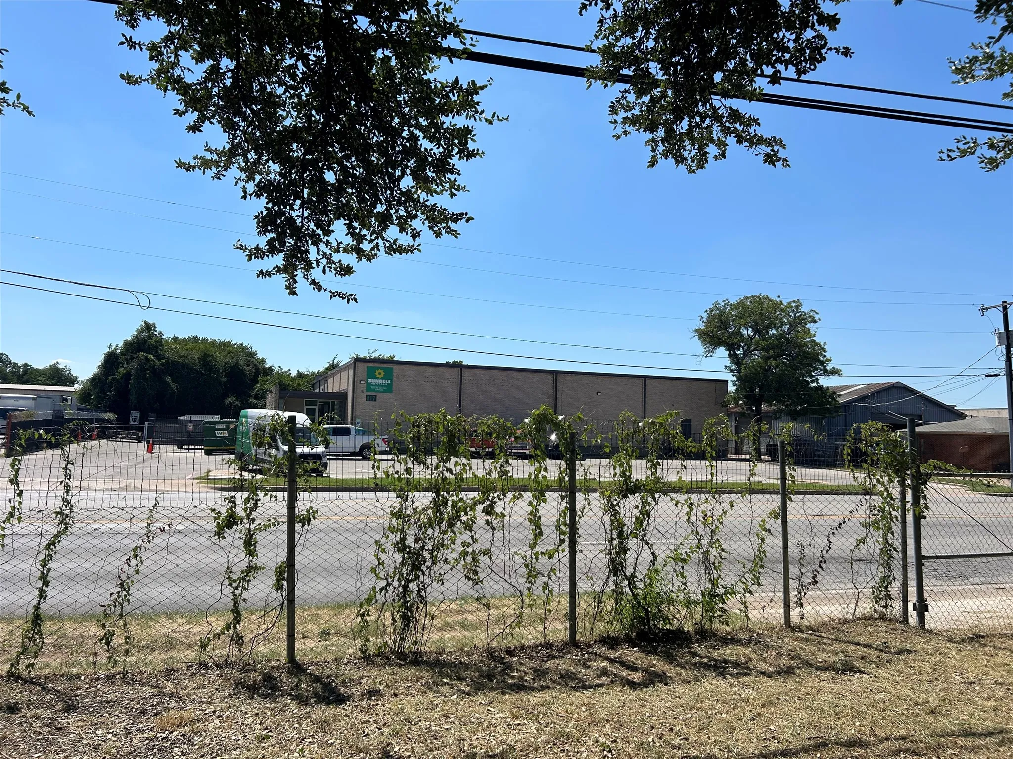 Industrial For Sale in Tarrant County , 200 N Beach Street, Fort Worth, Texas 76111, 0, 0, Garage spaces, 2,078 Sqft, built in 1960, mls#21354736, Real Estate Agent in Fort Worth, Homes For Sale in Tarrant county, Homes For Sale in Fort Worth, Realtor in Fort Worth Texas, Real Estate Brokerage Independent Realty Texas, Luminita Cordes Realtor