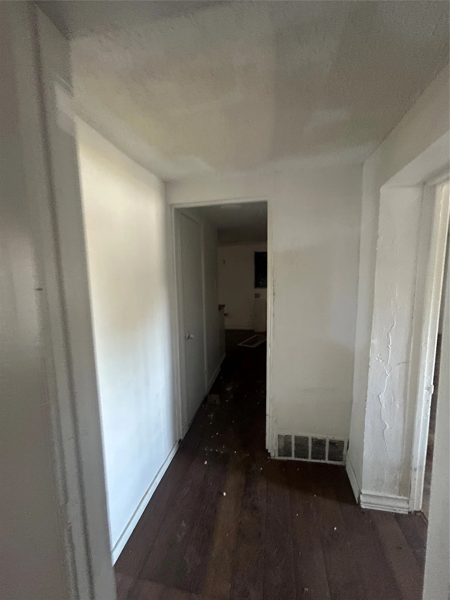 Industrial For Sale in Tarrant County , 200 N Beach Street, Fort Worth, Texas 76111, 0, 0, Garage spaces, 2,078 Sqft, built in 1960, mls#21354736, Real Estate Agent in Fort Worth, Homes For Sale in Tarrant county, Homes For Sale in Fort Worth, Realtor in Fort Worth Texas, Real Estate Brokerage Independent Realty Texas, Luminita Cordes Realtor