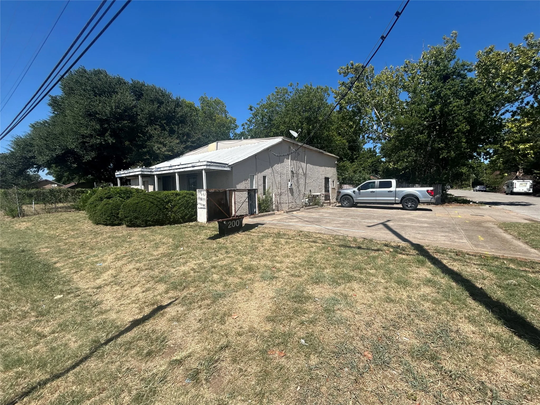 Industrial For Sale in Tarrant County , 200 N Beach Street, Fort Worth, Texas 76111, 0, 0, Garage spaces, 2,078 Sqft, built in 1960, mls#21354736, Real Estate Agent in Fort Worth, Homes For Sale in Tarrant county, Homes For Sale in Fort Worth, Realtor in Fort Worth Texas, Real Estate Brokerage Independent Realty Texas, Luminita Cordes Realtor