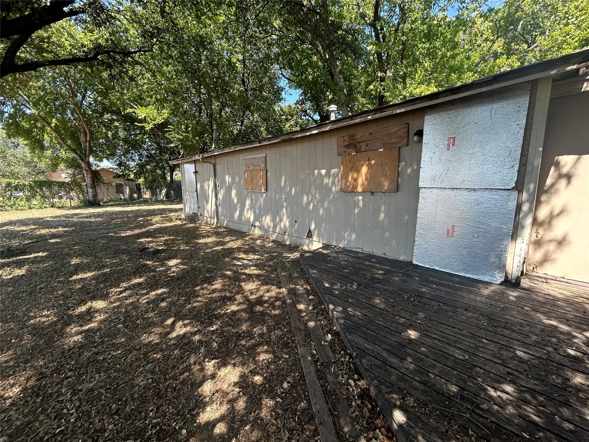 Industrial For Sale in Tarrant County , 200 N Beach Street, Fort Worth, Texas 76111, 0, 0, Garage spaces, 2,078 Sqft, built in 1960, mls#21354736, Real Estate Agent in Fort Worth, Homes For Sale in Tarrant county, Homes For Sale in Fort Worth, Realtor in Fort Worth Texas, Real Estate Brokerage Independent Realty Texas, Luminita Cordes Realtor