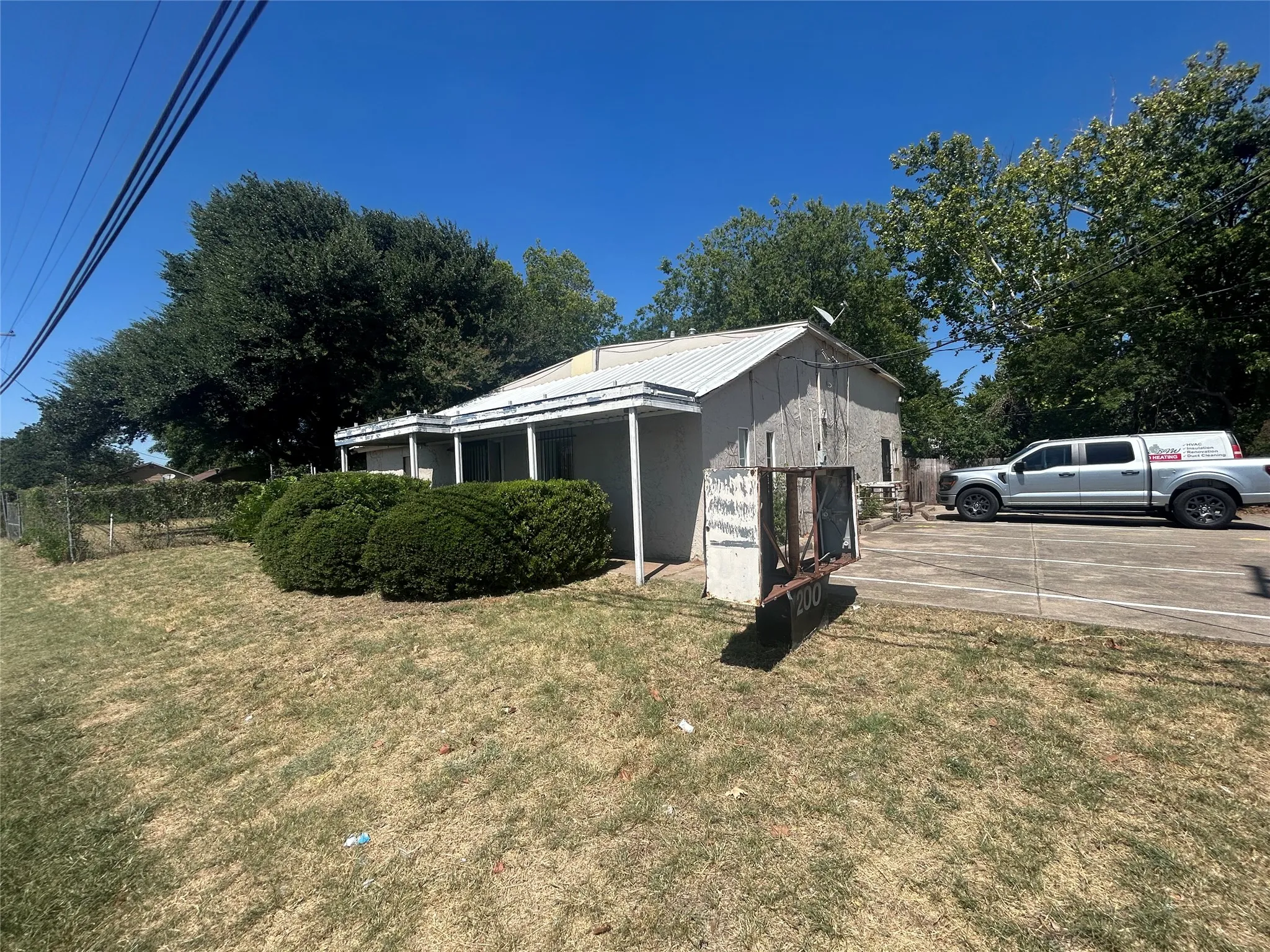 Industrial For Sale in Tarrant County , 200 N Beach Street, Fort Worth, Texas 76111, 0, 0, Garage spaces, 2,078 Sqft, built in 1960, mls#21354736, Real Estate Agent in Fort Worth, Homes For Sale in Tarrant county, Homes For Sale in Fort Worth, Realtor in Fort Worth Texas, Real Estate Brokerage Independent Realty Texas, Luminita Cordes Realtor