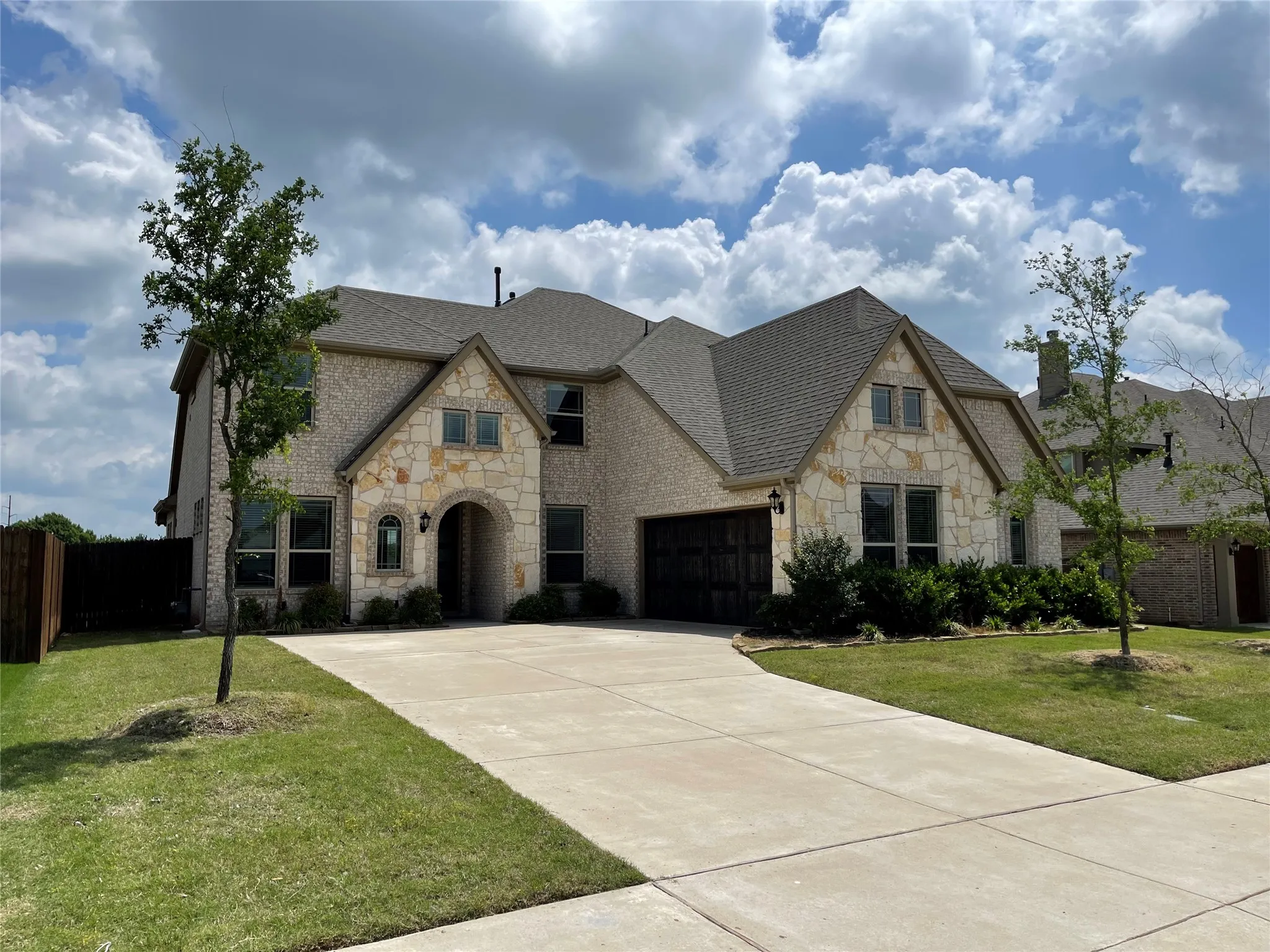 Single Family Residence For Sale in Ellis County , 1142 Timber Ridge Drive, Midlothian, Texas 76065, 5 Bedroom, 4 Bathroom, 2 Garage spaces, 3,468 Sqft, built in 2022, mls#21348402, Real Estate Agent in Midlothian, Homes For Sale in Ellis county, Homes For Sale in Midlothian, Realtor in Midlothian Texas, Real Estate Brokerage Independent Realty Texas, Luminita Cordes Realtor