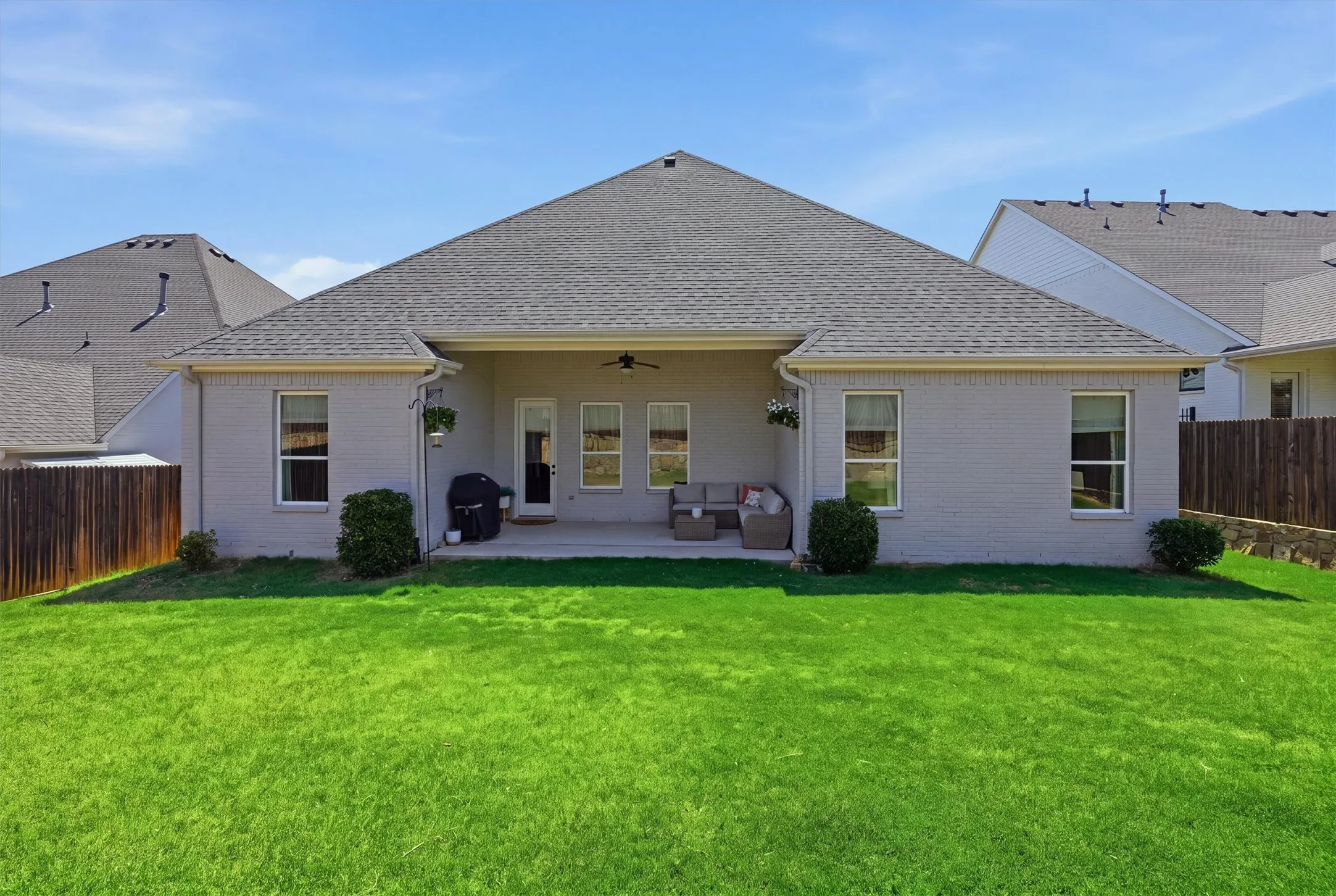 Single Family Residence For Sale in Parker County , 540 Point Vista Drive, Aledo, Texas 76008, 4 Bedroom, 3 Bathroom, 3 Garage spaces, 2,869 Sqft, built in 2020, mls#21354697, Real Estate Agent in Aledo, Homes For Sale in Parker county, Homes For Sale in Aledo, Realtor in Aledo Texas, Real Estate Brokerage Independent Realty Texas, Luminita Cordes Realtor