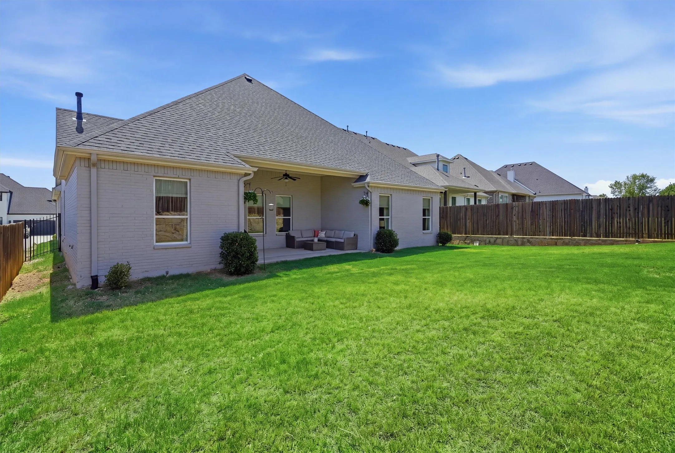 Single Family Residence For Sale in Parker County , 540 Point Vista Drive, Aledo, Texas 76008, 4 Bedroom, 3 Bathroom, 3 Garage spaces, 2,869 Sqft, built in 2020, mls#21354697, Real Estate Agent in Aledo, Homes For Sale in Parker county, Homes For Sale in Aledo, Realtor in Aledo Texas, Real Estate Brokerage Independent Realty Texas, Luminita Cordes Realtor