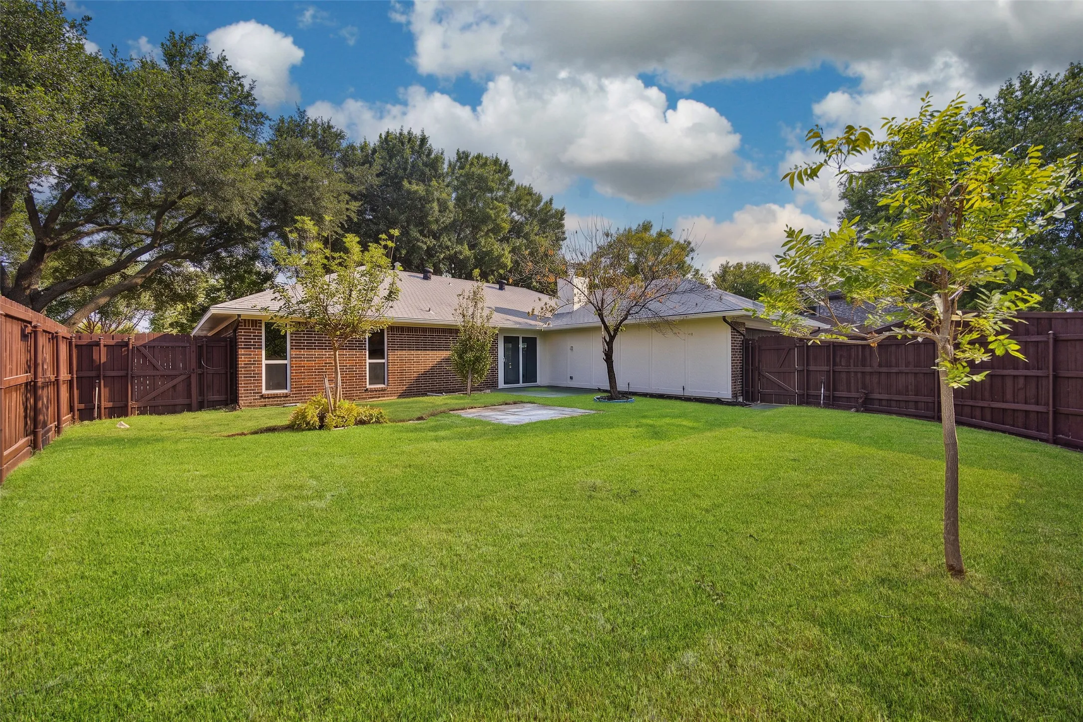 Single Family Residence For Sale in Collin County , 3209 Portside Lane, Plano, Texas 75023, 3 Bedroom, 2 Bathroom, 2 Garage spaces, 1,584 Sqft, built in 1983, mls#21352673, Real Estate Agent in Plano, Homes For Sale in Collin county, Homes For Sale in Plano, Realtor in Plano Texas, Real Estate Brokerage Independent Realty Texas, Luminita Cordes Realtor