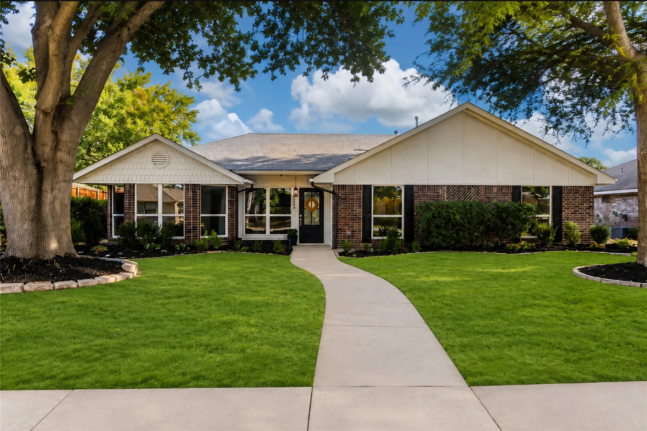 Single Family Residence For Sale in Collin County , 3209 Portside Lane, Plano, Texas 75023, 3 Bedroom, 2 Bathroom, 2 Garage spaces, 1,584 Sqft, built in 1983, mls#21352673, Real Estate Agent in Plano, Homes For Sale in Collin county, Homes For Sale in Plano, Realtor in Plano Texas, Real Estate Brokerage Independent Realty Texas, Luminita Cordes Realtor