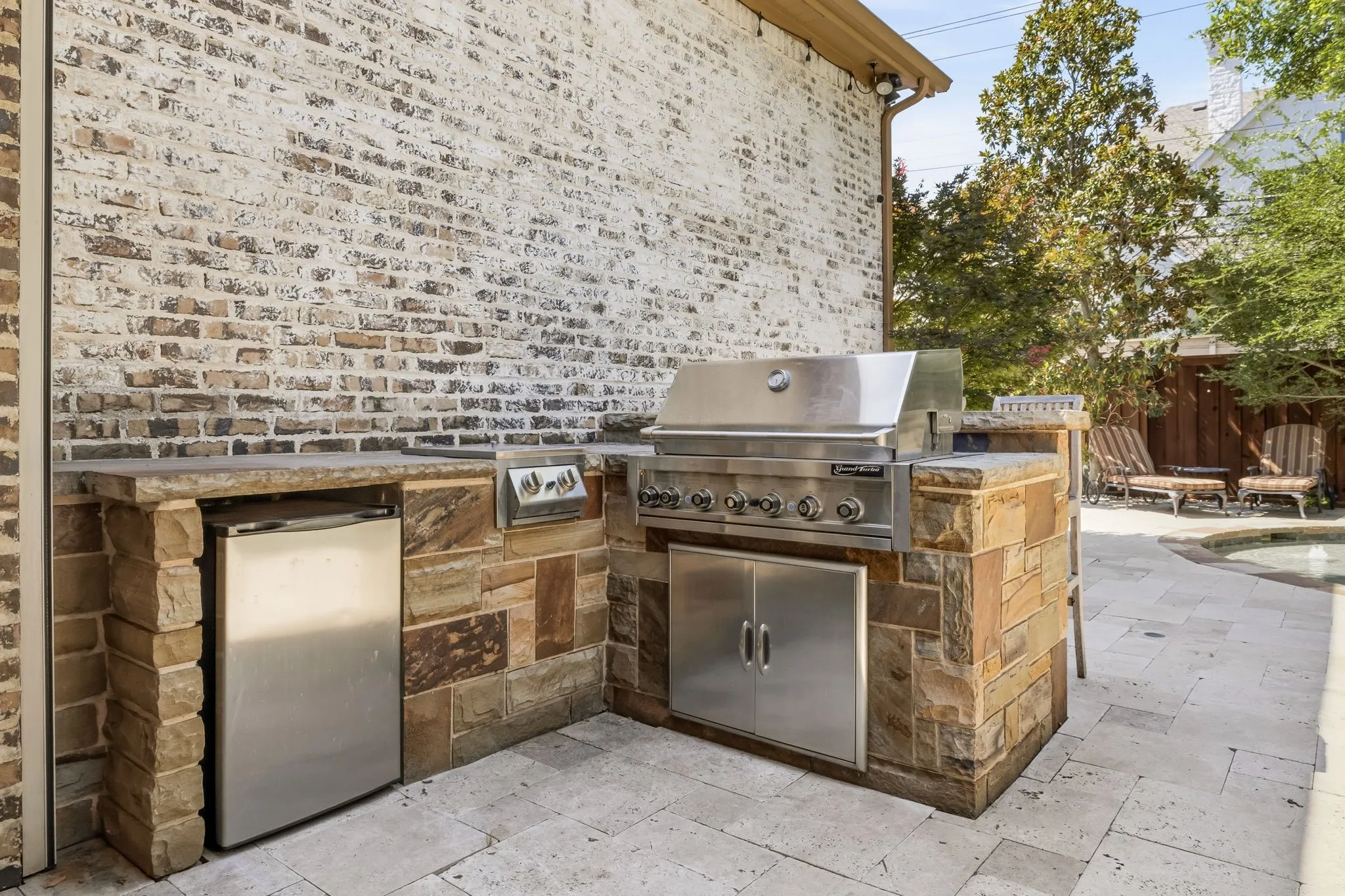 Single Family Residence For Sale in Dallas County , 7635 Bryn Mawr Drive, Dallas, Texas 75225, 4 Bedroom, 7 Bathroom, 2 Garage spaces, 5,834 Sqft, built in 2007, mls#21353735, Real Estate Agent in Dallas, Homes For Sale in Dallas county, Homes For Sale in Dallas, Realtor in Dallas Texas, Real Estate Brokerage Independent Realty Texas, Luminita Cordes Realtor