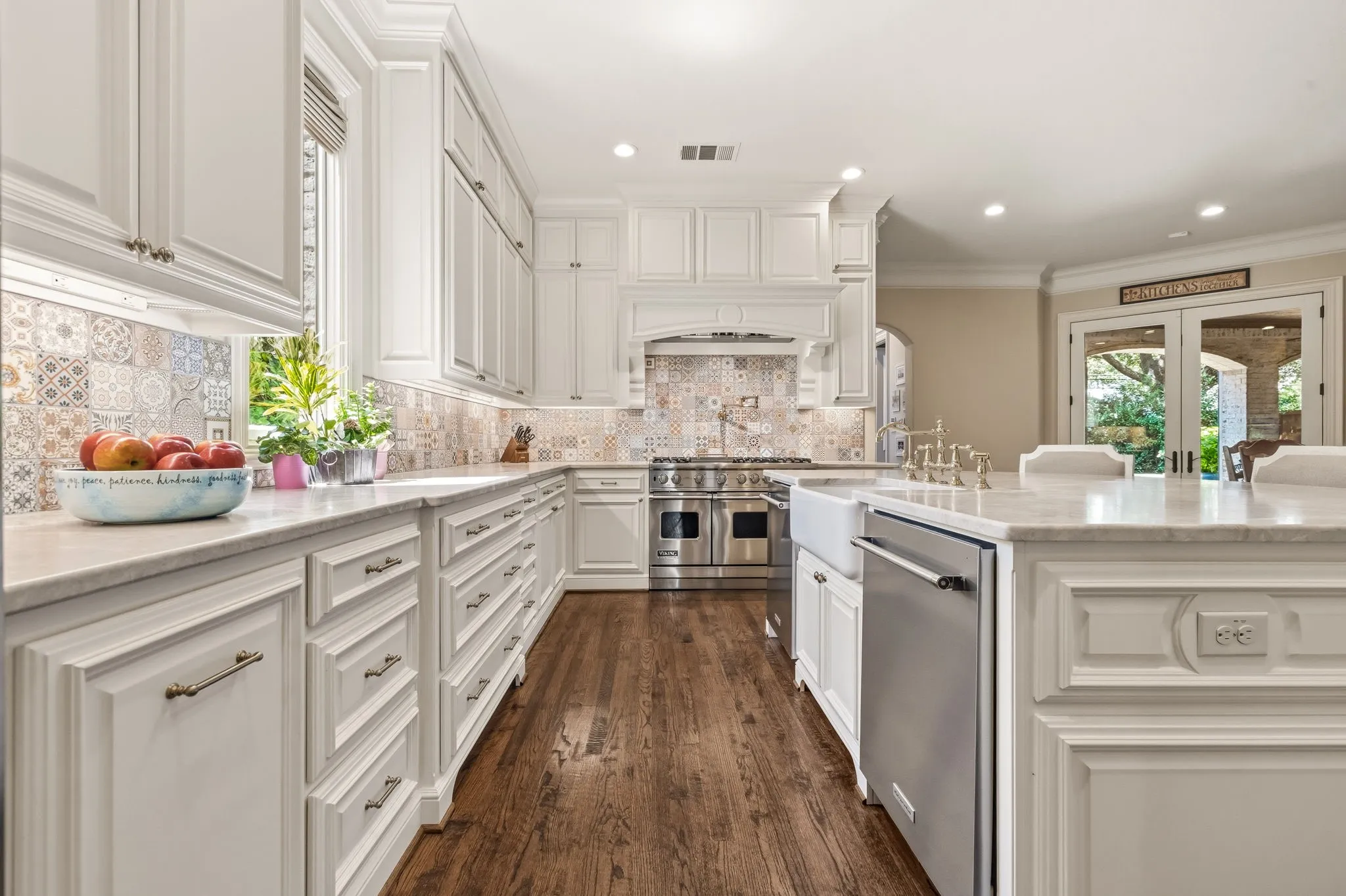Single Family Residence For Sale in Dallas County , 7635 Bryn Mawr Drive, Dallas, Texas 75225, 4 Bedroom, 7 Bathroom, 2 Garage spaces, 5,834 Sqft, built in 2007, mls#21353735, Real Estate Agent in Dallas, Homes For Sale in Dallas county, Homes For Sale in Dallas, Realtor in Dallas Texas, Real Estate Brokerage Independent Realty Texas, Luminita Cordes Realtor