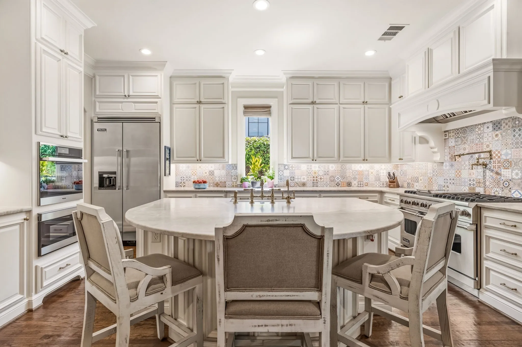Single Family Residence For Sale in Dallas County , 7635 Bryn Mawr Drive, Dallas, Texas 75225, 4 Bedroom, 7 Bathroom, 2 Garage spaces, 5,834 Sqft, built in 2007, mls#21353735, Real Estate Agent in Dallas, Homes For Sale in Dallas county, Homes For Sale in Dallas, Realtor in Dallas Texas, Real Estate Brokerage Independent Realty Texas, Luminita Cordes Realtor