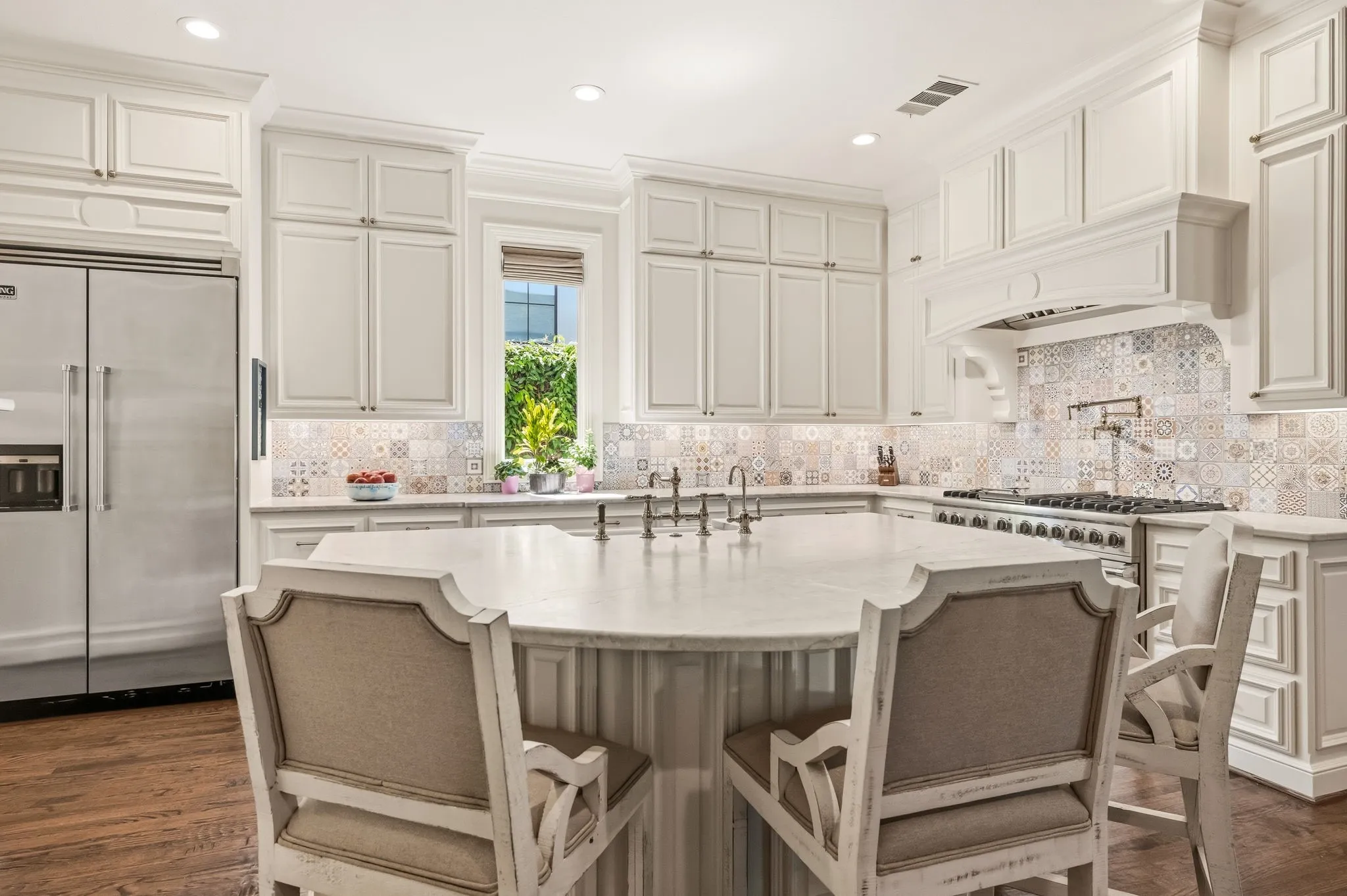 Single Family Residence For Sale in Dallas County , 7635 Bryn Mawr Drive, Dallas, Texas 75225, 4 Bedroom, 7 Bathroom, 2 Garage spaces, 5,834 Sqft, built in 2007, mls#21353735, Real Estate Agent in Dallas, Homes For Sale in Dallas county, Homes For Sale in Dallas, Realtor in Dallas Texas, Real Estate Brokerage Independent Realty Texas, Luminita Cordes Realtor