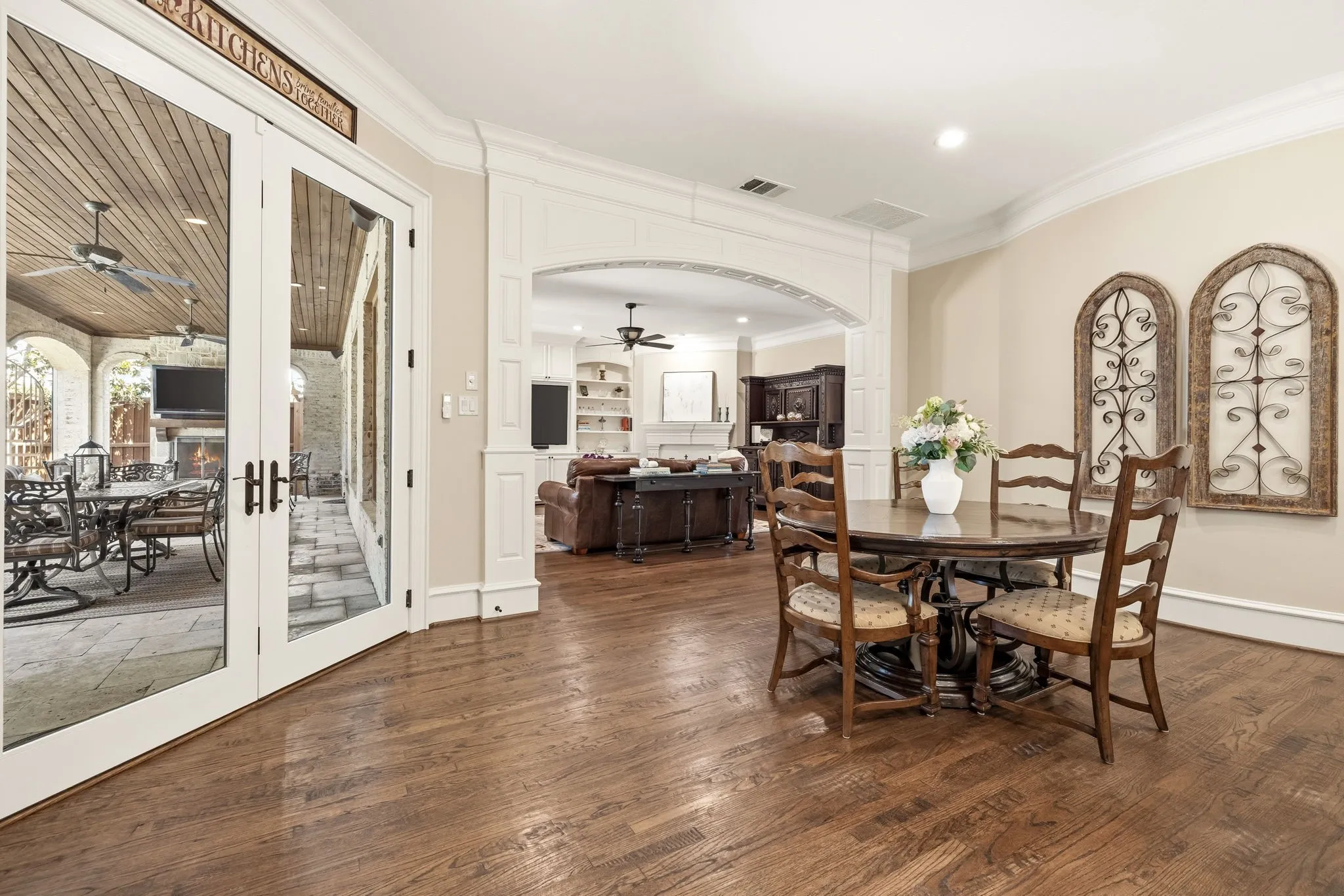 Single Family Residence For Sale in Dallas County , 7635 Bryn Mawr Drive, Dallas, Texas 75225, 4 Bedroom, 7 Bathroom, 2 Garage spaces, 5,834 Sqft, built in 2007, mls#21353735, Real Estate Agent in Dallas, Homes For Sale in Dallas county, Homes For Sale in Dallas, Realtor in Dallas Texas, Real Estate Brokerage Independent Realty Texas, Luminita Cordes Realtor