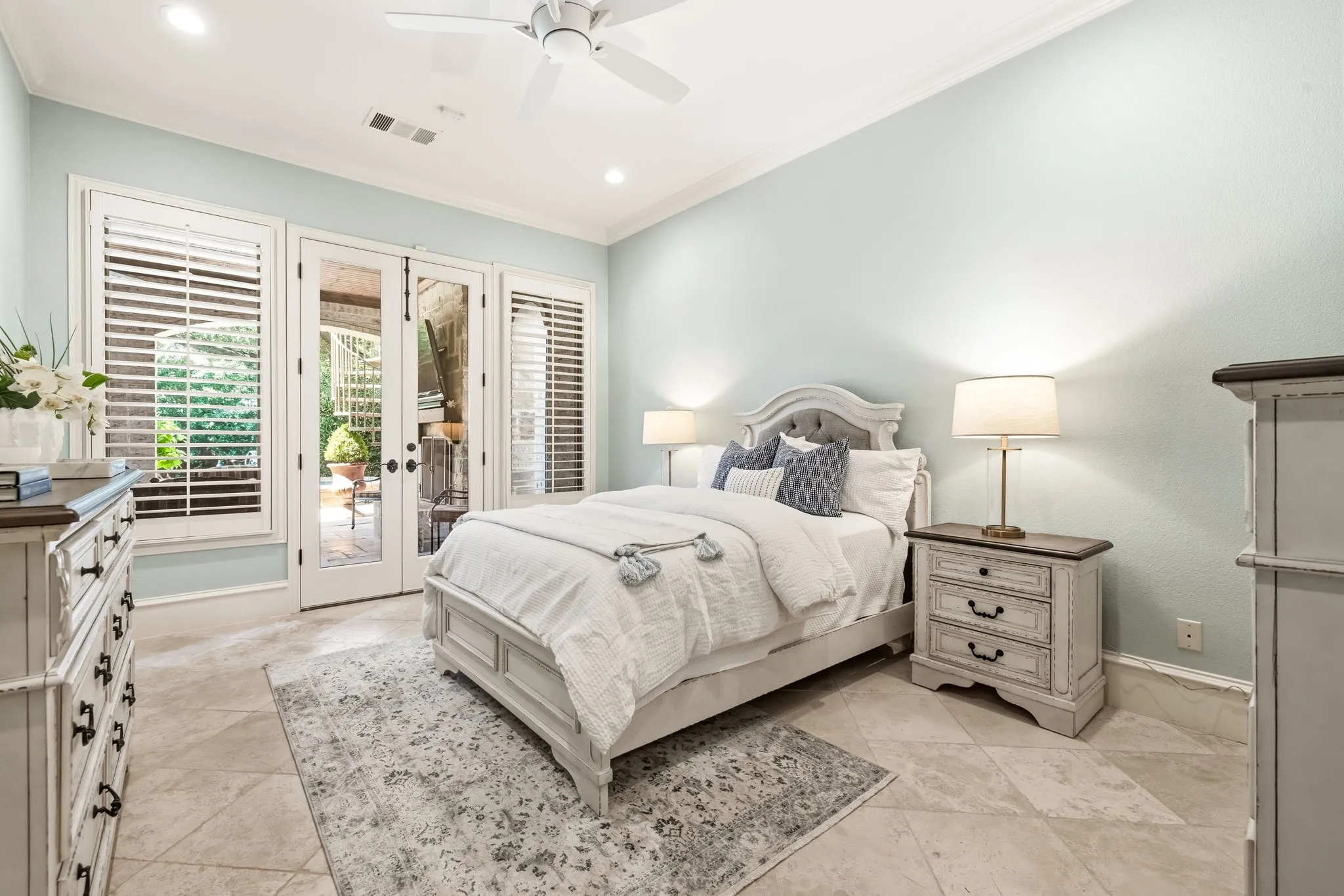 Single Family Residence For Sale in Dallas County , 7635 Bryn Mawr Drive, Dallas, Texas 75225, 4 Bedroom, 7 Bathroom, 2 Garage spaces, 5,834 Sqft, built in 2007, mls#21353735, Real Estate Agent in Dallas, Homes For Sale in Dallas county, Homes For Sale in Dallas, Realtor in Dallas Texas, Real Estate Brokerage Independent Realty Texas, Luminita Cordes Realtor