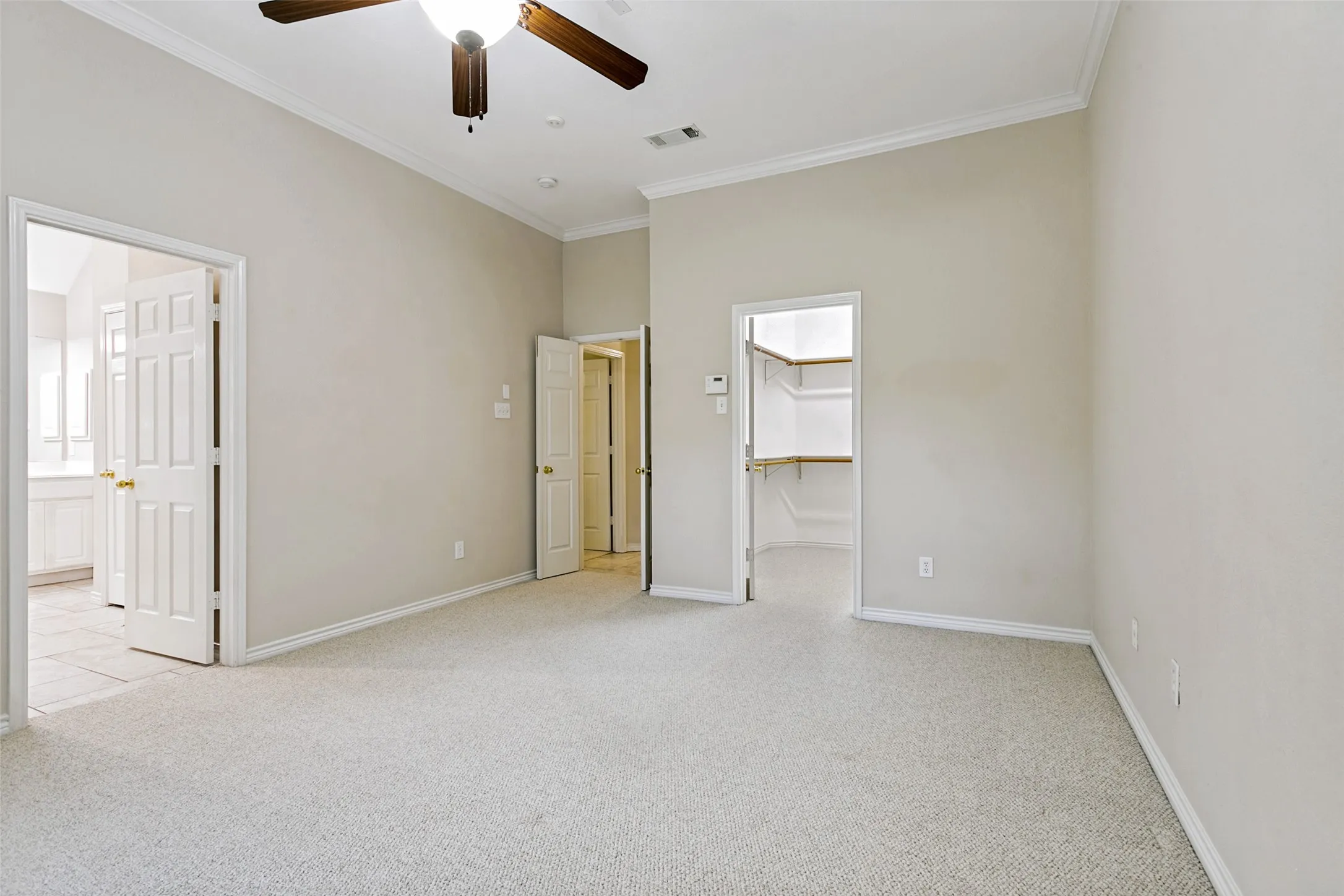 Single Family Residence For Sale in Denton County , 1609 Shadow Crest Drive, Corinth, Texas 76210, 4 Bedroom, 2 Bathroom, 2 Garage spaces, 2,093 Sqft, built in 1997, mls#21352709, Real Estate Agent in Corinth, Homes For Sale in Denton county, Homes For Sale in Corinth, Realtor in Corinth Texas, Real Estate Brokerage Independent Realty Texas, Luminita Cordes Realtor
