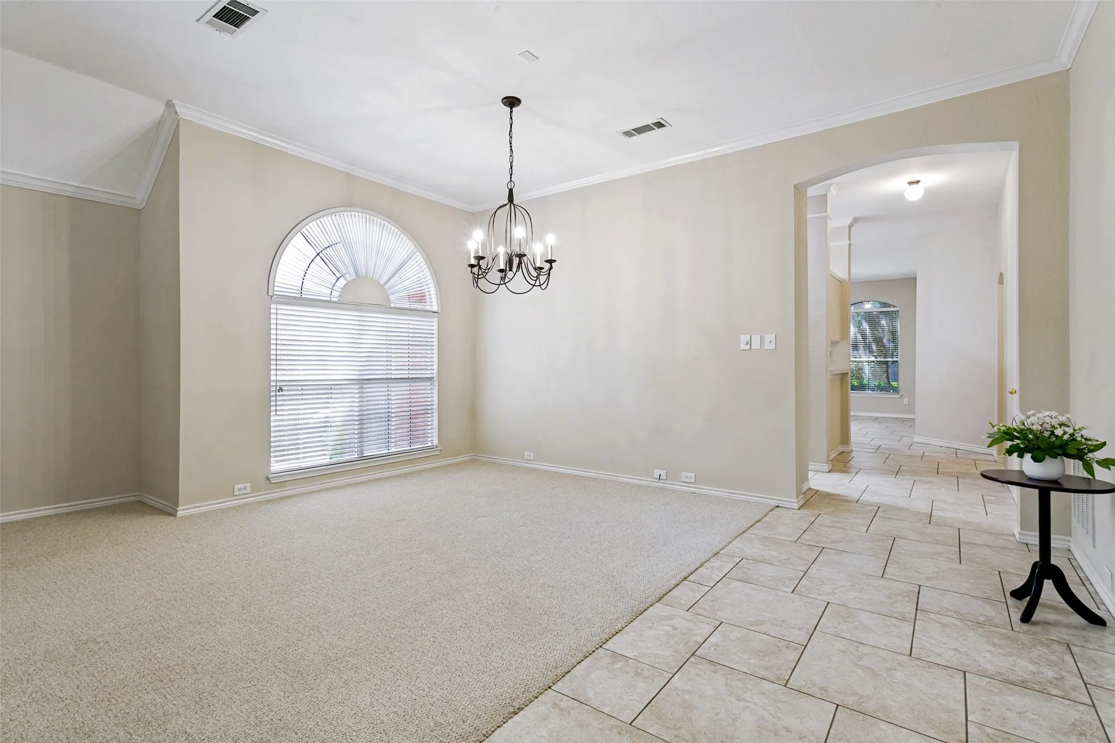 Single Family Residence For Sale in Denton County , 1609 Shadow Crest Drive, Corinth, Texas 76210, 4 Bedroom, 2 Bathroom, 2 Garage spaces, 2,093 Sqft, built in 1997, mls#21352709, Real Estate Agent in Corinth, Homes For Sale in Denton county, Homes For Sale in Corinth, Realtor in Corinth Texas, Real Estate Brokerage Independent Realty Texas, Luminita Cordes Realtor