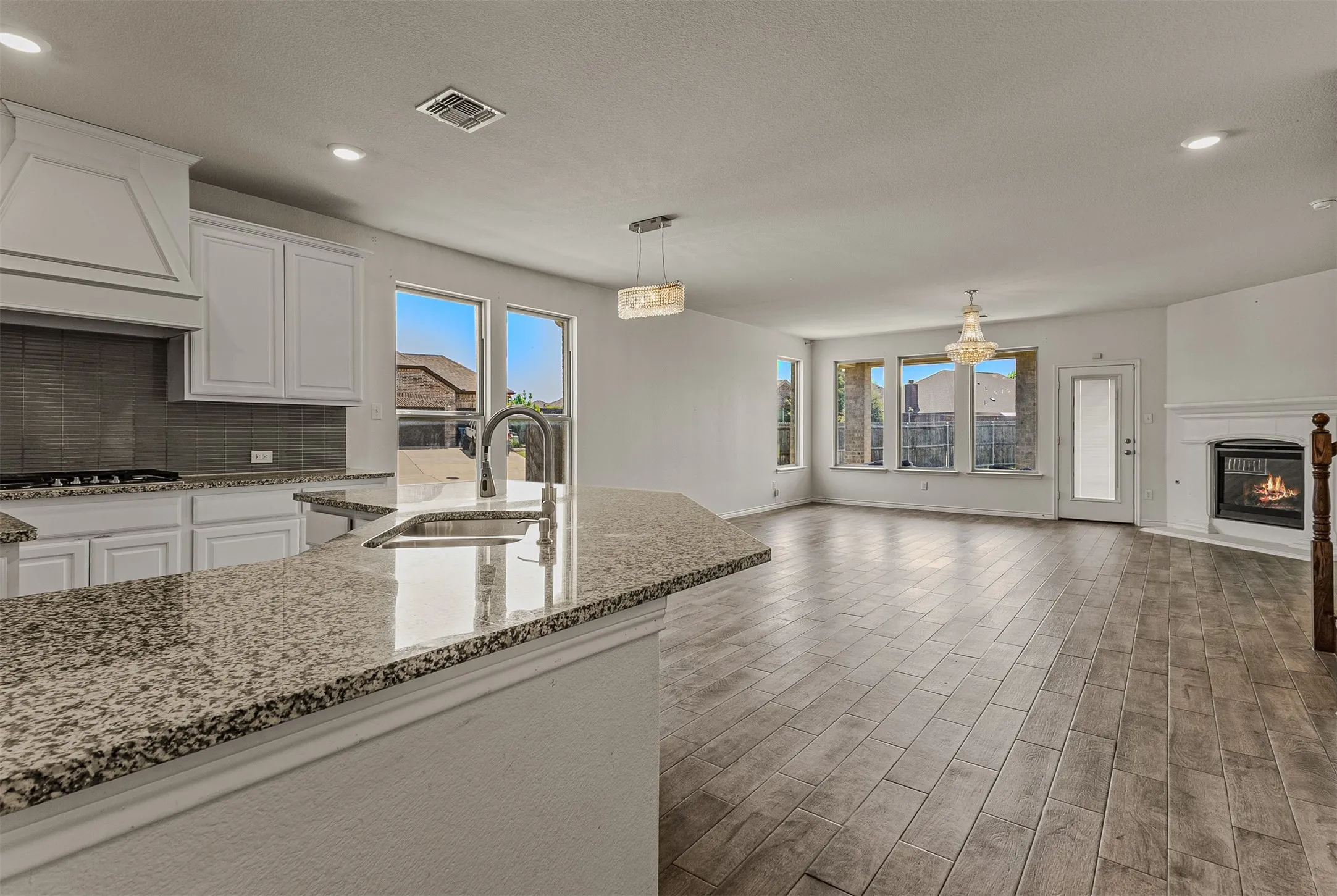 Single Family Residence For Rent in Kaufman County , 3109 Maverick Drive, Heath, Texas 75126, 4 Bedroom, 4 Bathroom, 2 Garage spaces, 2,726 Sqft, built in 2021, mls#21354351, Real Estate Agent in Heath, Homes For Rent in Kaufman county, Homes For Rent in Heath, Realtor in Heath Texas, Real Estate Brokerage Independent Realty Texas, Luminita Cordes Realtor