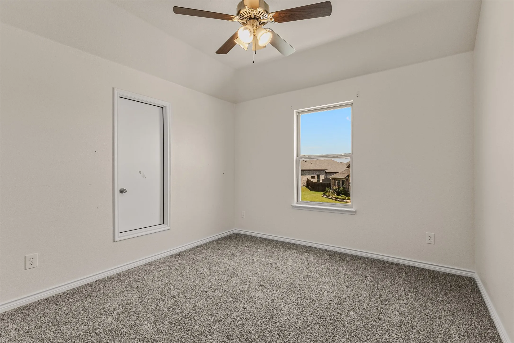 Single Family Residence For Rent in Kaufman County , 3109 Maverick Drive, Heath, Texas 75126, 4 Bedroom, 4 Bathroom, 2 Garage spaces, 2,726 Sqft, built in 2021, mls#21354351, Real Estate Agent in Heath, Homes For Rent in Kaufman county, Homes For Rent in Heath, Realtor in Heath Texas, Real Estate Brokerage Independent Realty Texas, Luminita Cordes Realtor