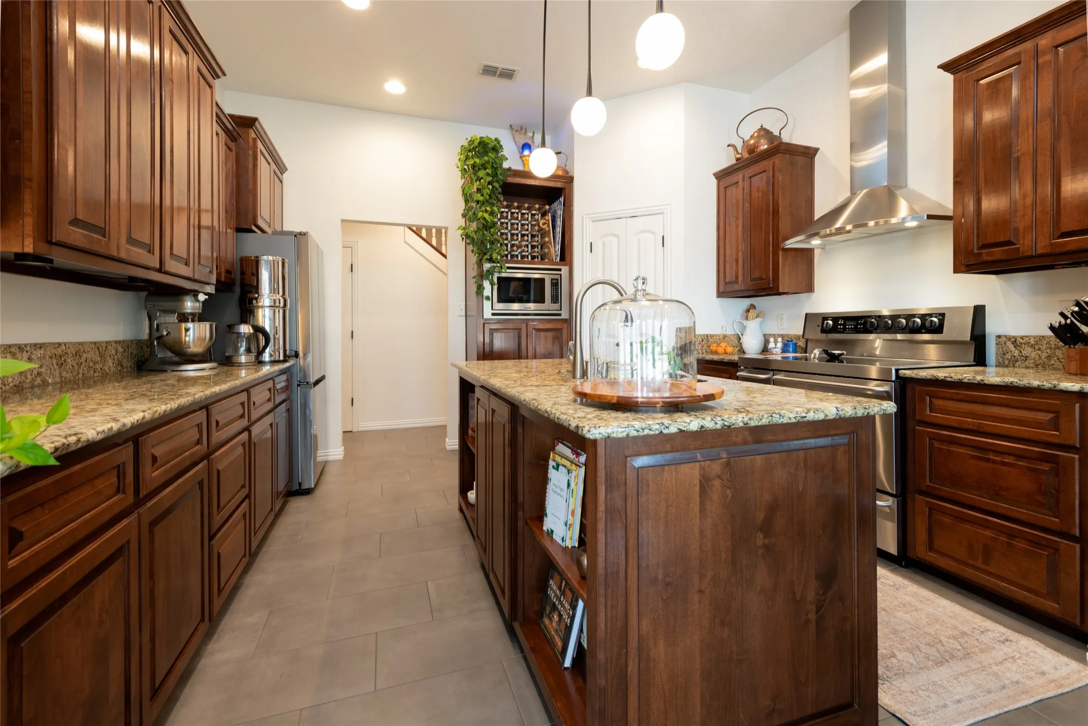 Single Family Residence For Sale in Taylor County , 269 Pilgrim Road, Abilene, Texas 79602, 4 Bedroom, 4 Bathroom, 2 Garage spaces, 3,627 Sqft, built in 2006, mls#21350335, Real Estate Agent in Abilene, Homes For Sale in Taylor county, Homes For Sale in Abilene, Realtor in Abilene Texas, Real Estate Brokerage Independent Realty Texas, Luminita Cordes Realtor