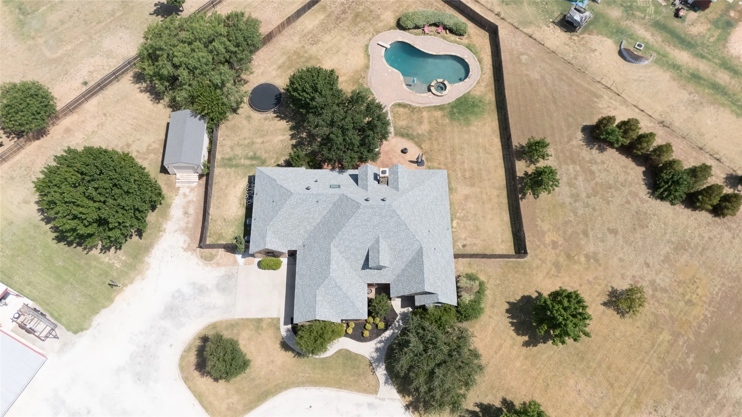 Single Family Residence For Sale in Taylor County , 269 Pilgrim Road, Abilene, Texas 79602, 4 Bedroom, 4 Bathroom, 2 Garage spaces, 3,627 Sqft, built in 2006, mls#21350335, Real Estate Agent in Abilene, Homes For Sale in Taylor county, Homes For Sale in Abilene, Realtor in Abilene Texas, Real Estate Brokerage Independent Realty Texas, Luminita Cordes Realtor