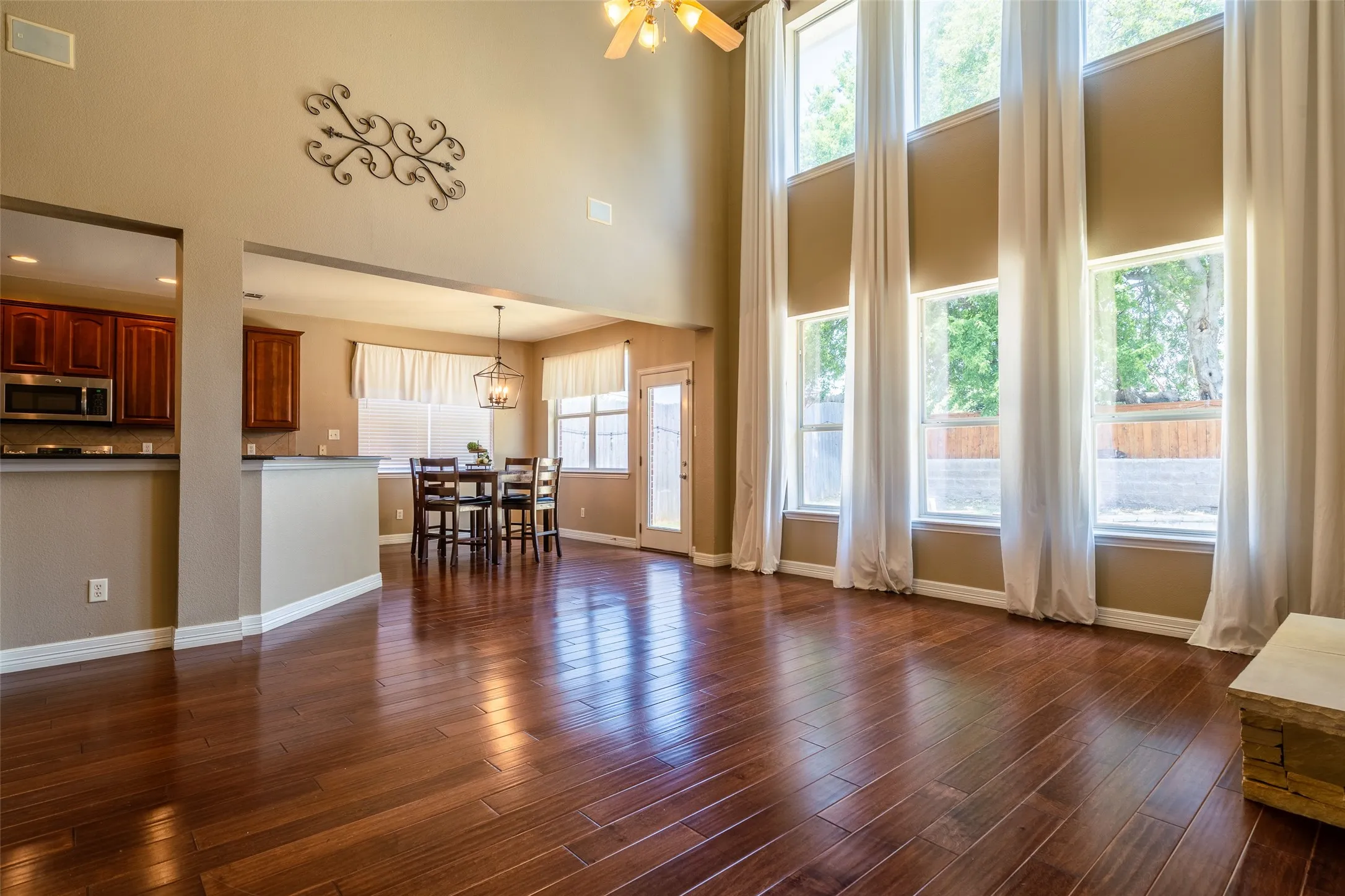 Single Family Residence For Sale in Tarrant County , 12356 Angel Food Lane, Fort Worth, Texas 76244, 4 Bedroom, 3 Bathroom, 2 Garage spaces, 3,295 Sqft, built in 2005, mls#21354764, Real Estate Agent in Fort Worth, Homes For Sale in Tarrant county, Homes For Sale in Fort Worth, Realtor in Fort Worth Texas, Real Estate Brokerage Independent Realty Texas, Luminita Cordes Realtor