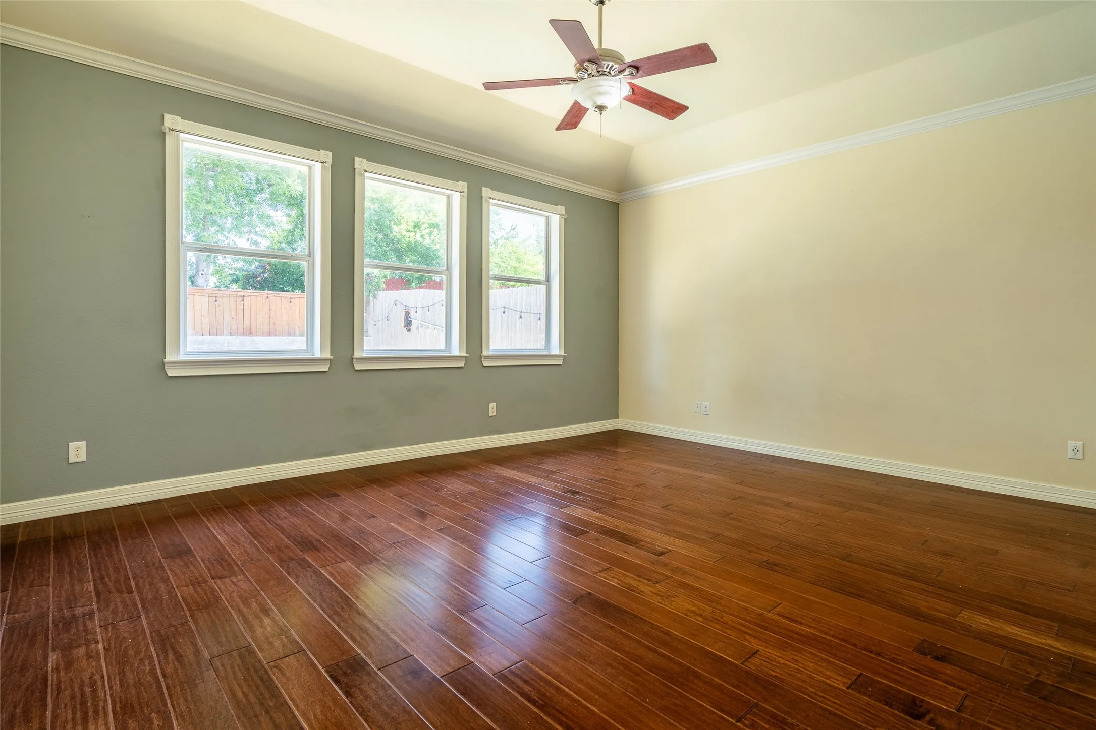 Single Family Residence For Sale in Tarrant County , 12356 Angel Food Lane, Fort Worth, Texas 76244, 4 Bedroom, 3 Bathroom, 2 Garage spaces, 3,295 Sqft, built in 2005, mls#21354764, Real Estate Agent in Fort Worth, Homes For Sale in Tarrant county, Homes For Sale in Fort Worth, Realtor in Fort Worth Texas, Real Estate Brokerage Independent Realty Texas, Luminita Cordes Realtor