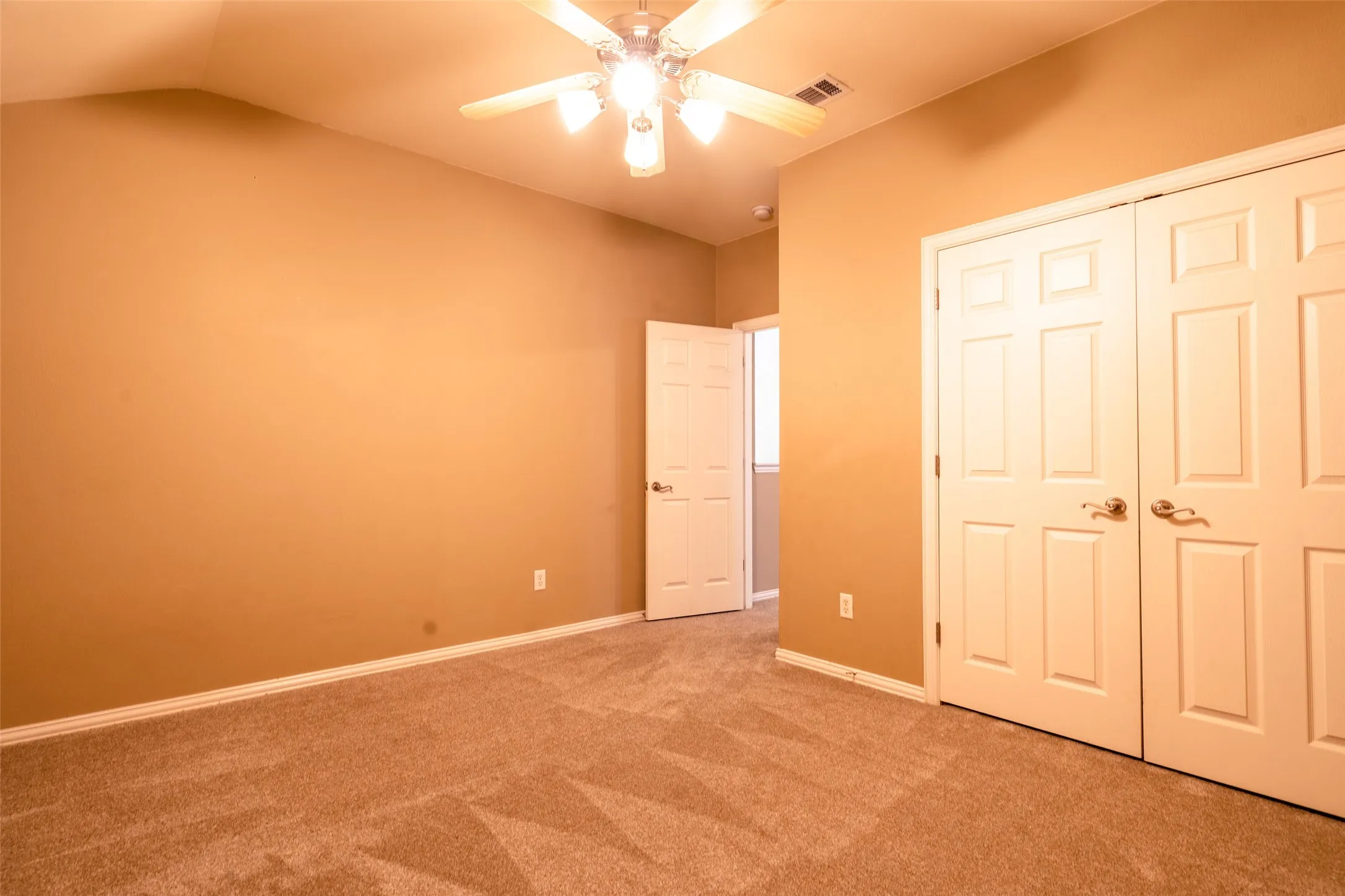 Single Family Residence For Sale in Tarrant County , 12356 Angel Food Lane, Fort Worth, Texas 76244, 4 Bedroom, 3 Bathroom, 2 Garage spaces, 3,295 Sqft, built in 2005, mls#21354764, Real Estate Agent in Fort Worth, Homes For Sale in Tarrant county, Homes For Sale in Fort Worth, Realtor in Fort Worth Texas, Real Estate Brokerage Independent Realty Texas, Luminita Cordes Realtor