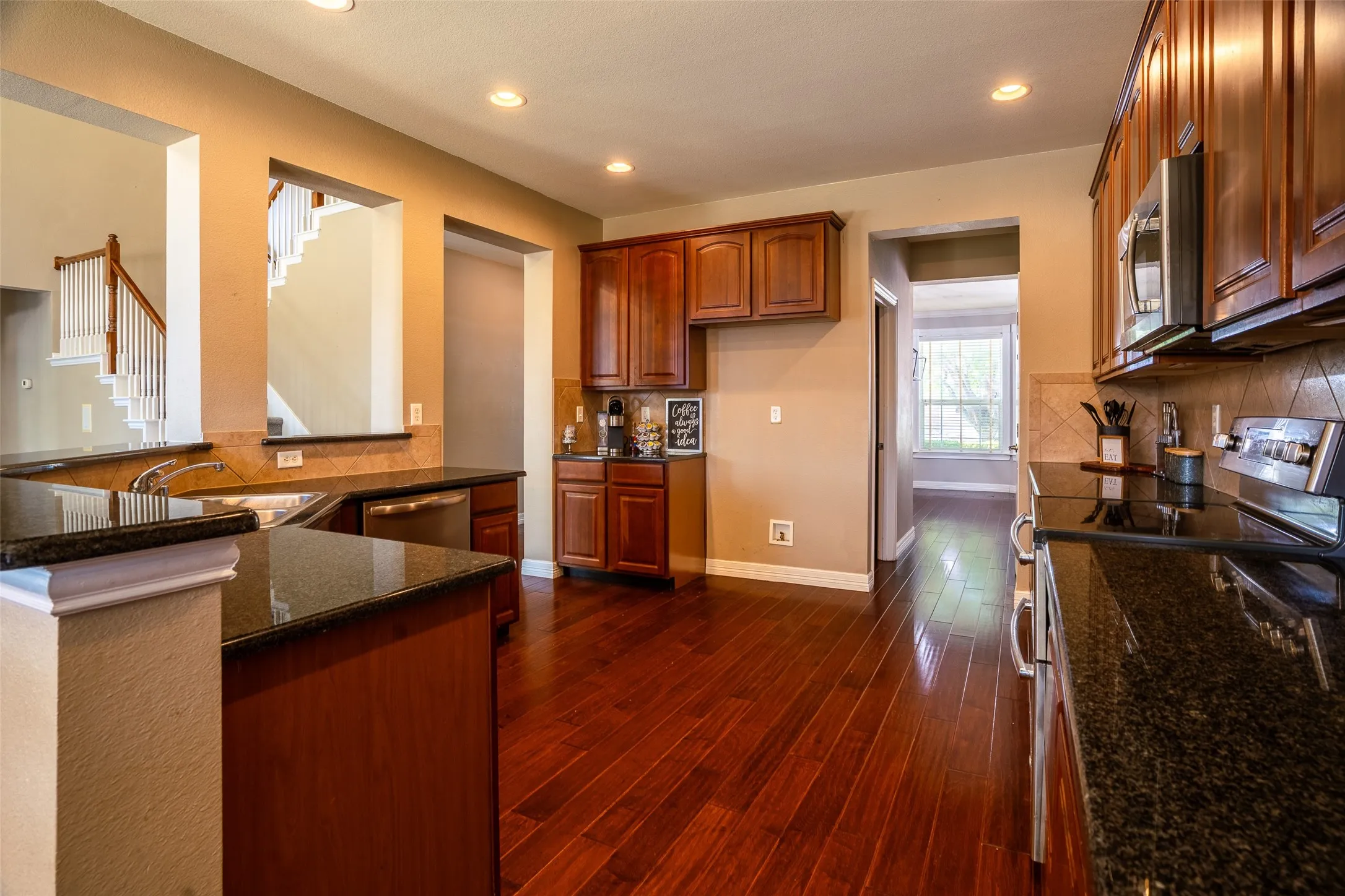 Single Family Residence For Sale in Tarrant County , 12356 Angel Food Lane, Fort Worth, Texas 76244, 4 Bedroom, 3 Bathroom, 2 Garage spaces, 3,295 Sqft, built in 2005, mls#21354764, Real Estate Agent in Fort Worth, Homes For Sale in Tarrant county, Homes For Sale in Fort Worth, Realtor in Fort Worth Texas, Real Estate Brokerage Independent Realty Texas, Luminita Cordes Realtor