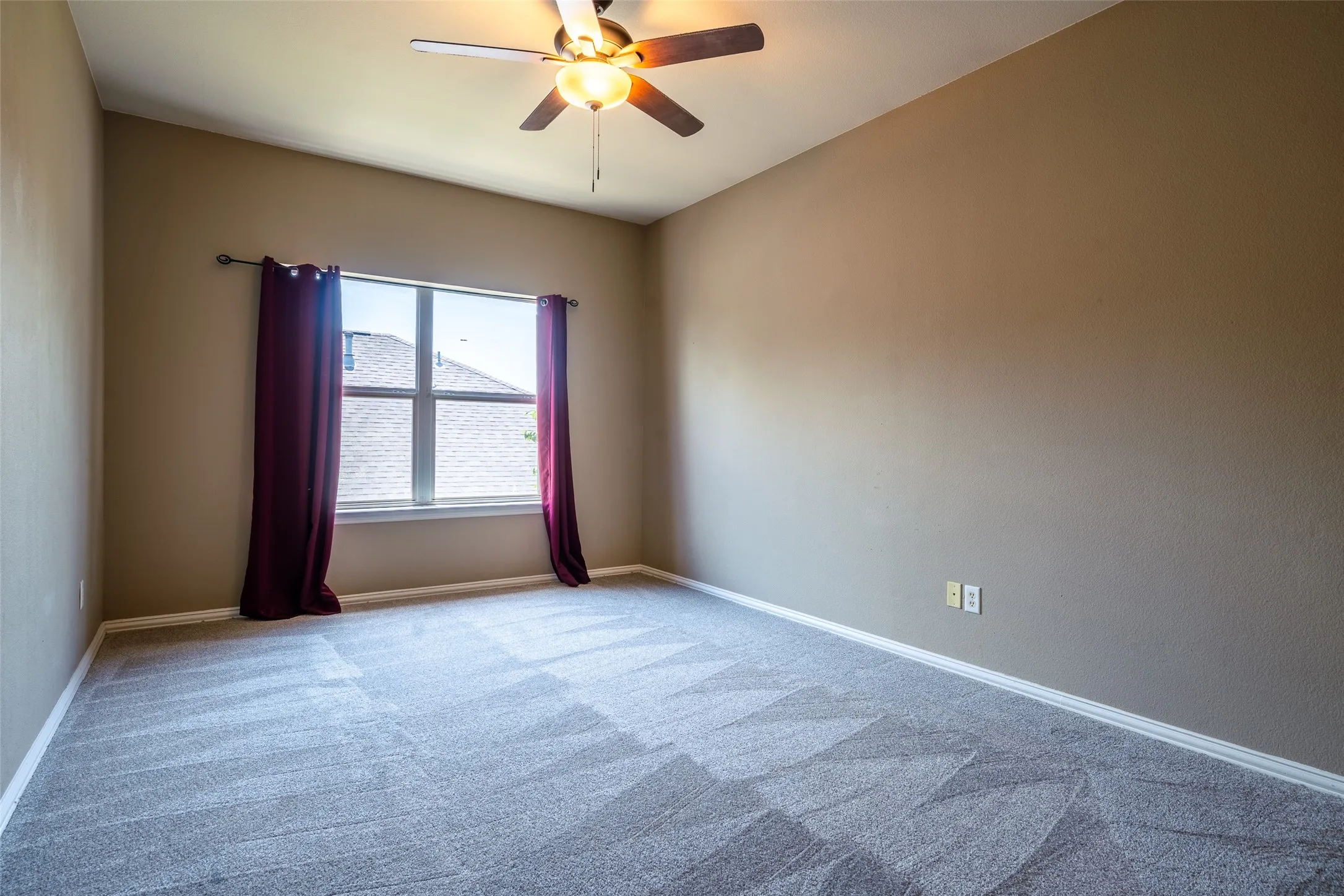 Single Family Residence For Sale in Tarrant County , 12356 Angel Food Lane, Fort Worth, Texas 76244, 4 Bedroom, 3 Bathroom, 2 Garage spaces, 3,295 Sqft, built in 2005, mls#21354764, Real Estate Agent in Fort Worth, Homes For Sale in Tarrant county, Homes For Sale in Fort Worth, Realtor in Fort Worth Texas, Real Estate Brokerage Independent Realty Texas, Luminita Cordes Realtor
