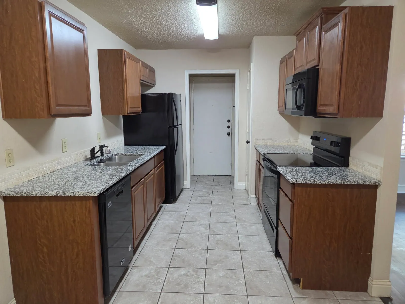 Duplex For Rent in Tarrant County , 7326 NE Loop 820, North Richland Hills, Texas 76180, 3 Bedroom, 2 Bathroom, 1 Garage spaces, 1,150 Sqft, built in 1981, mls#21354753, Real Estate Agent in North Richland Hills, Homes For Rent in Tarrant county, Homes For Rent in North Richland Hills, Realtor in North Richland Hills Texas, Real Estate Brokerage Independent Realty Texas, Luminita Cordes Realtor