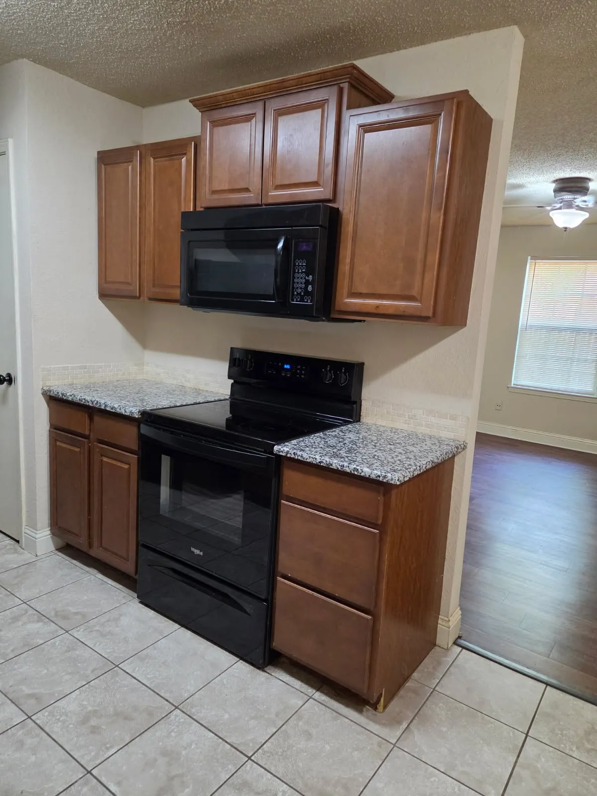 Duplex For Rent in Tarrant County , 7326 NE Loop 820, North Richland Hills, Texas 76180, 3 Bedroom, 2 Bathroom, 1 Garage spaces, 1,150 Sqft, built in 1981, mls#21354753, Real Estate Agent in North Richland Hills, Homes For Rent in Tarrant county, Homes For Rent in North Richland Hills, Realtor in North Richland Hills Texas, Real Estate Brokerage Independent Realty Texas, Luminita Cordes Realtor