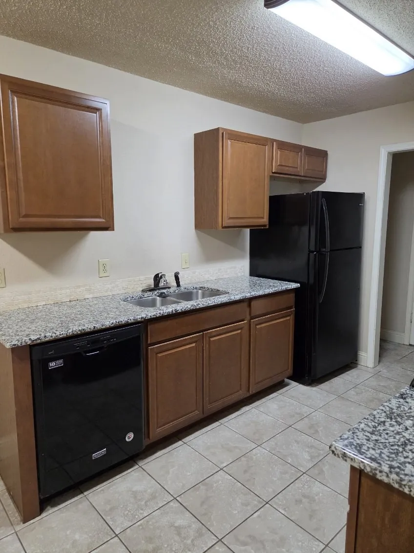 Duplex For Rent in Tarrant County , 7326 NE Loop 820, North Richland Hills, Texas 76180, 3 Bedroom, 2 Bathroom, 1 Garage spaces, 1,150 Sqft, built in 1981, mls#21354753, Real Estate Agent in North Richland Hills, Homes For Rent in Tarrant county, Homes For Rent in North Richland Hills, Realtor in North Richland Hills Texas, Real Estate Brokerage Independent Realty Texas, Luminita Cordes Realtor