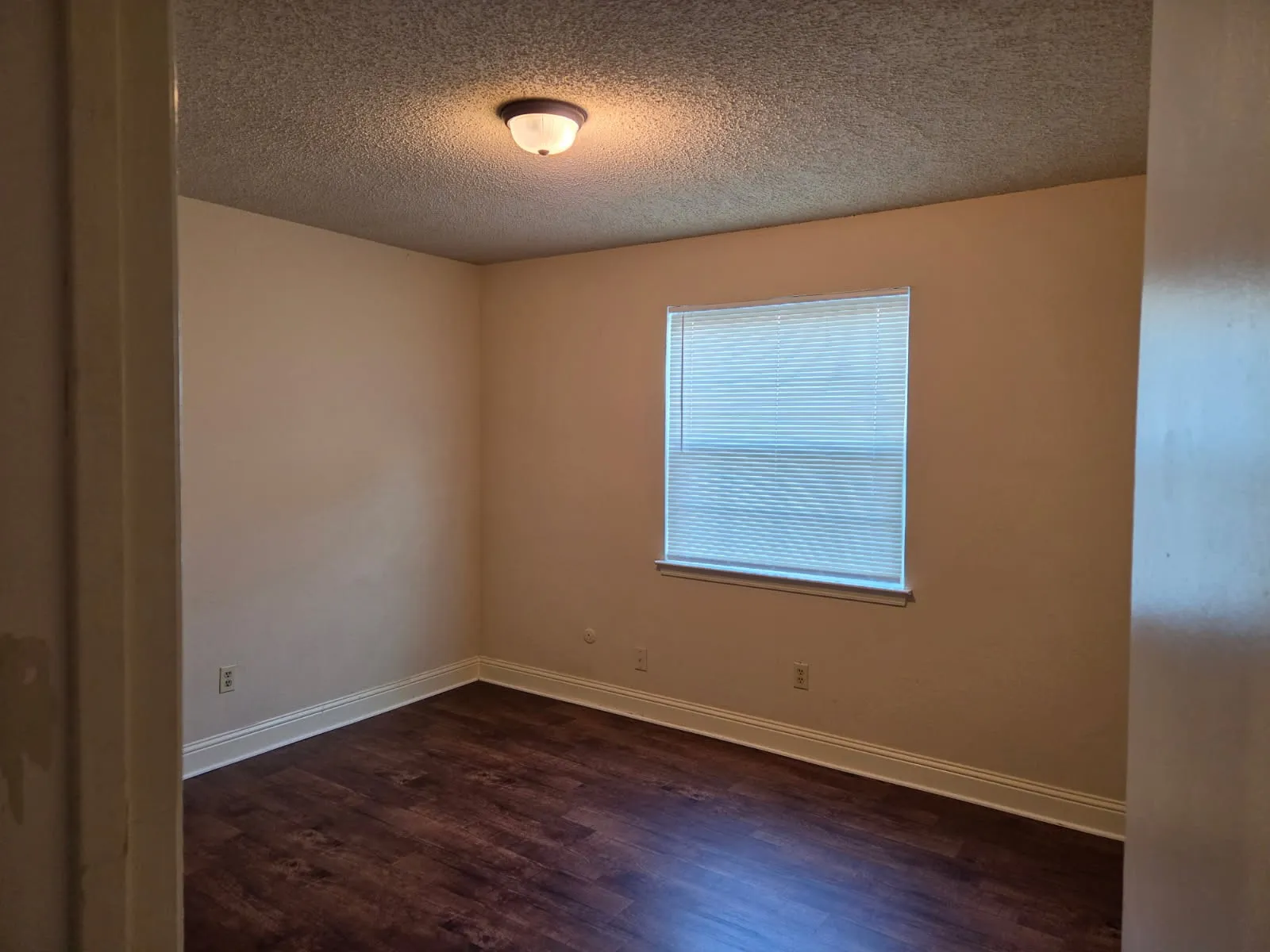 Duplex For Rent in Tarrant County , 7326 NE Loop 820, North Richland Hills, Texas 76180, 3 Bedroom, 2 Bathroom, 1 Garage spaces, 1,150 Sqft, built in 1981, mls#21354753, Real Estate Agent in North Richland Hills, Homes For Rent in Tarrant county, Homes For Rent in North Richland Hills, Realtor in North Richland Hills Texas, Real Estate Brokerage Independent Realty Texas, Luminita Cordes Realtor