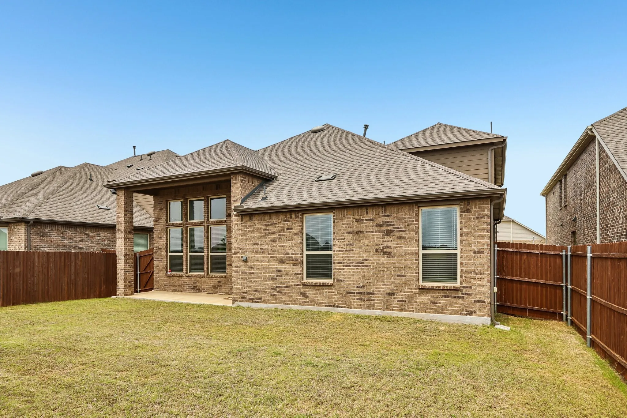 Single Family Residence For Sale in Denton County , 9808 Fall Brook Drive, Aubrey, Texas 76227, 4 Bedroom, 3 Bathroom, 2 Garage spaces, 2,628 Sqft, built in 2024, mls#21354769, Real Estate Agent in Aubrey, Homes For Sale in Denton county, Homes For Sale in Aubrey, Realtor in Aubrey Texas, Real Estate Brokerage Independent Realty Texas, Luminita Cordes Realtor