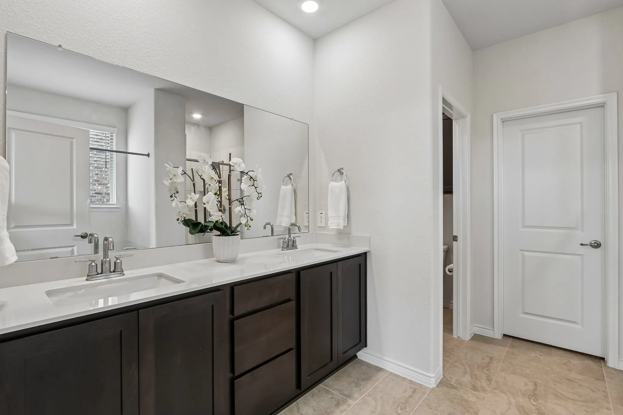 Single Family Residence For Sale in Denton County , 9808 Fall Brook Drive, Aubrey, Texas 76227, 4 Bedroom, 3 Bathroom, 2 Garage spaces, 2,628 Sqft, built in 2024, mls#21354769, Real Estate Agent in Aubrey, Homes For Sale in Denton county, Homes For Sale in Aubrey, Realtor in Aubrey Texas, Real Estate Brokerage Independent Realty Texas, Luminita Cordes Realtor