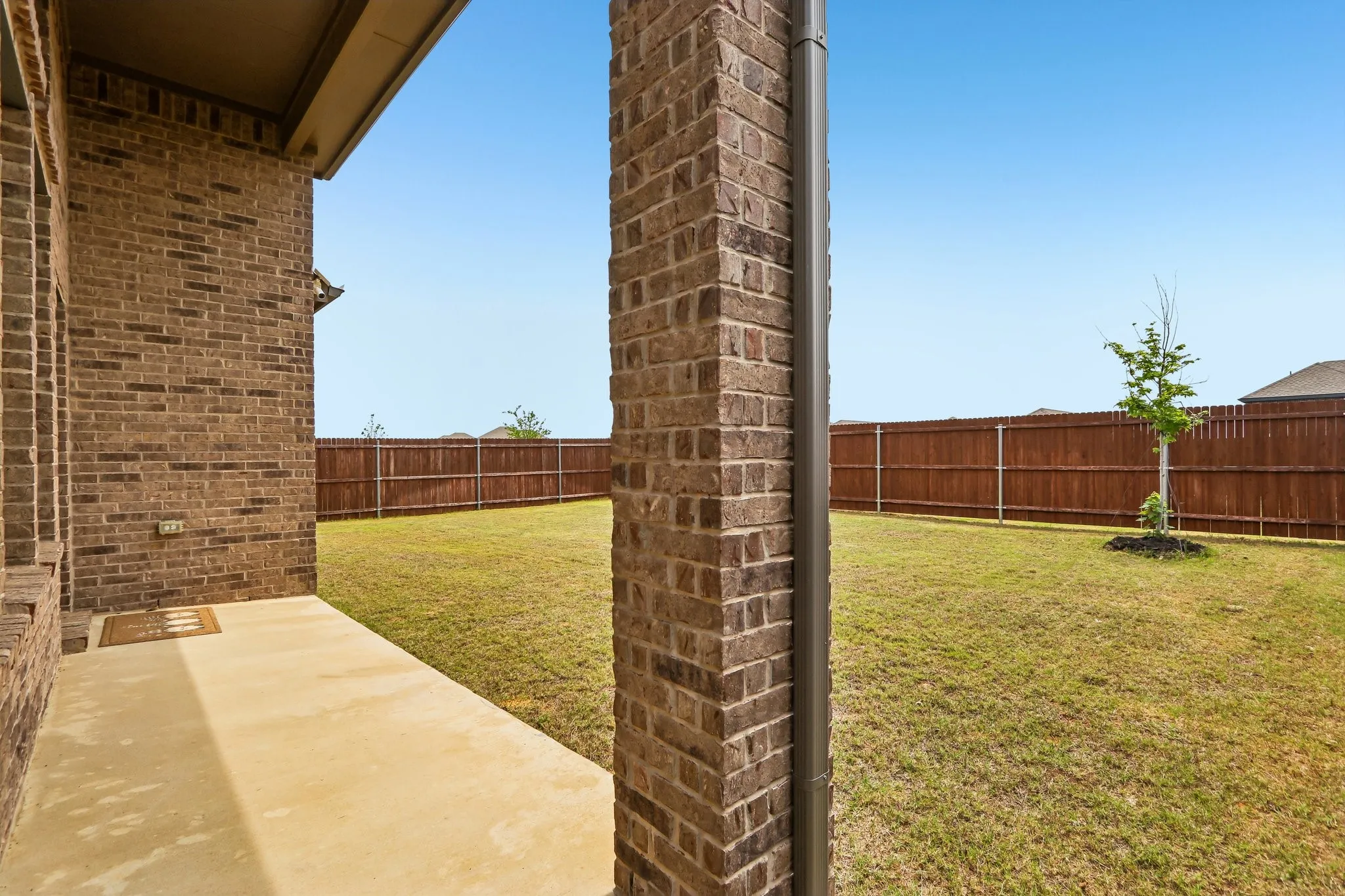 Single Family Residence For Sale in Denton County , 9808 Fall Brook Drive, Aubrey, Texas 76227, 4 Bedroom, 3 Bathroom, 2 Garage spaces, 2,628 Sqft, built in 2024, mls#21354769, Real Estate Agent in Aubrey, Homes For Sale in Denton county, Homes For Sale in Aubrey, Realtor in Aubrey Texas, Real Estate Brokerage Independent Realty Texas, Luminita Cordes Realtor