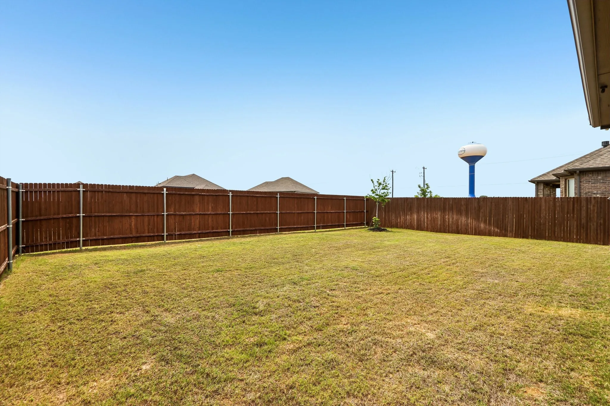 Single Family Residence For Sale in Denton County , 9808 Fall Brook Drive, Aubrey, Texas 76227, 4 Bedroom, 3 Bathroom, 2 Garage spaces, 2,628 Sqft, built in 2024, mls#21354769, Real Estate Agent in Aubrey, Homes For Sale in Denton county, Homes For Sale in Aubrey, Realtor in Aubrey Texas, Real Estate Brokerage Independent Realty Texas, Luminita Cordes Realtor