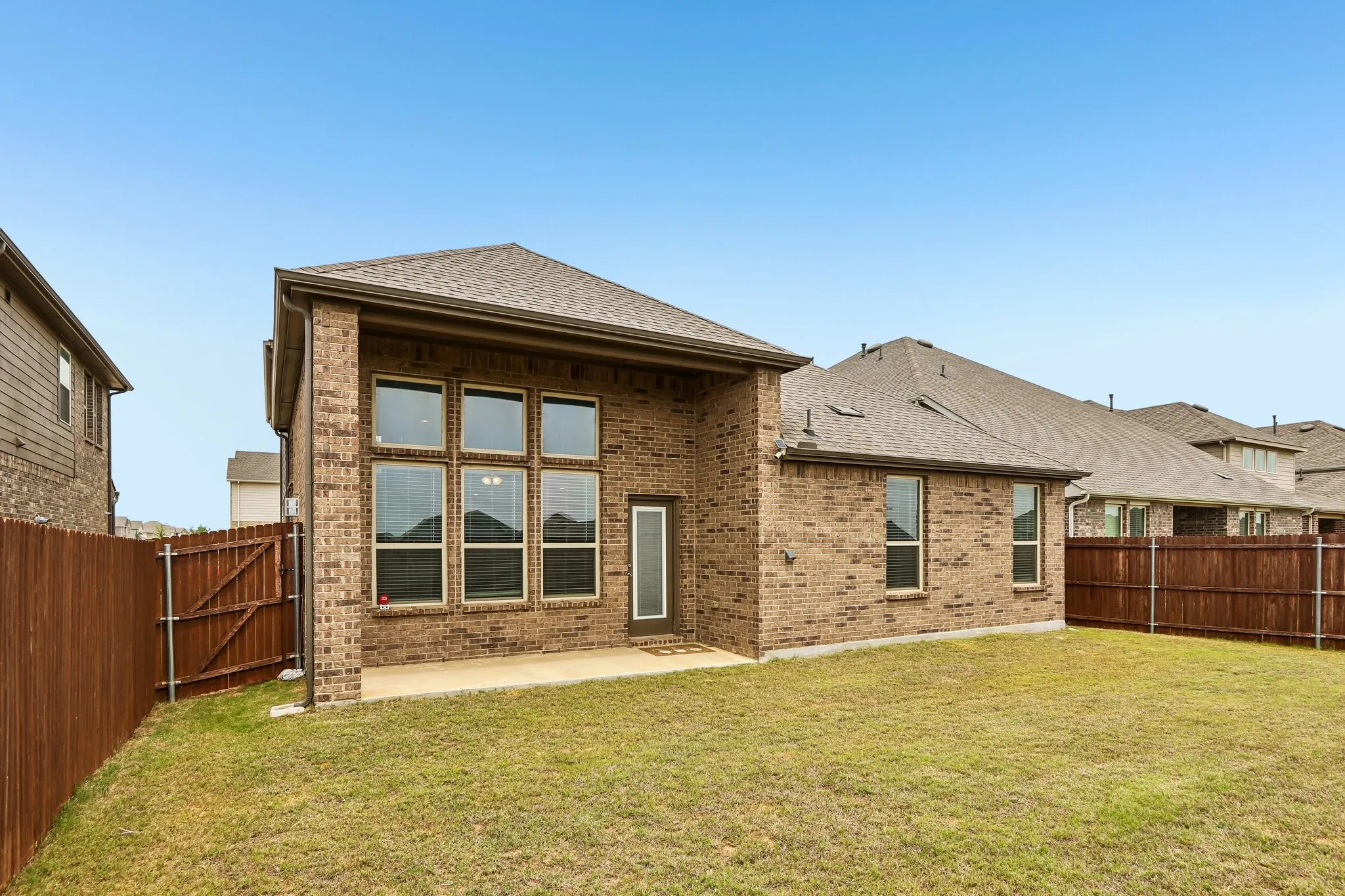 Single Family Residence For Sale in Denton County , 9808 Fall Brook Drive, Aubrey, Texas 76227, 4 Bedroom, 3 Bathroom, 2 Garage spaces, 2,628 Sqft, built in 2024, mls#21354769, Real Estate Agent in Aubrey, Homes For Sale in Denton county, Homes For Sale in Aubrey, Realtor in Aubrey Texas, Real Estate Brokerage Independent Realty Texas, Luminita Cordes Realtor