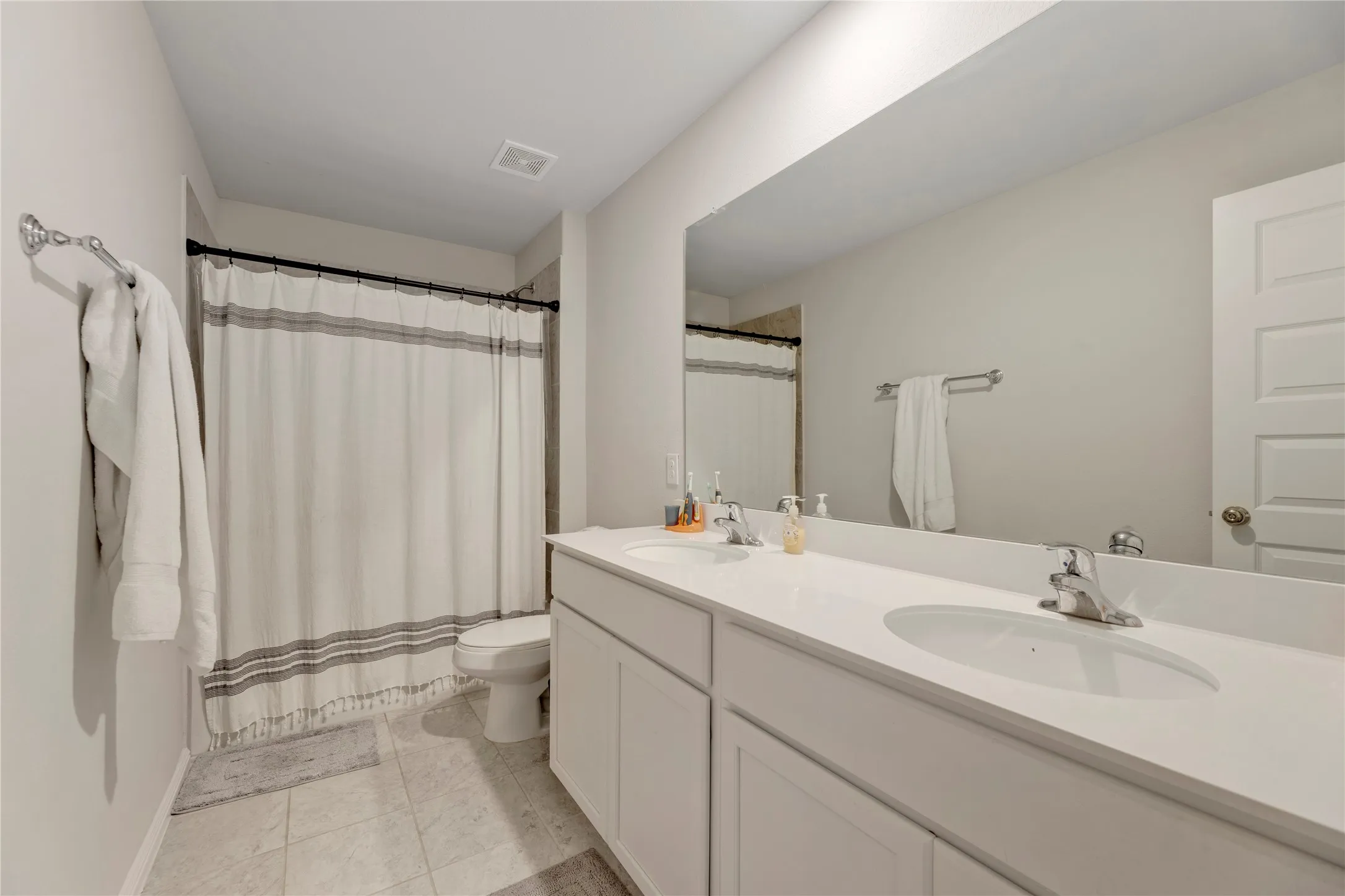 Single Family Residence For Sale in Denton County , 4324 Westminster Avenue, Celina, Texas 76227, 4 Bedroom, 4 Bathroom, 2 Garage spaces, 2,868 Sqft, built in 2022, mls#21353247, Real Estate Agent in Celina, Homes For Sale in Denton county, Homes For Sale in Celina, Realtor in Celina Texas, Real Estate Brokerage Independent Realty Texas, Luminita Cordes Realtor