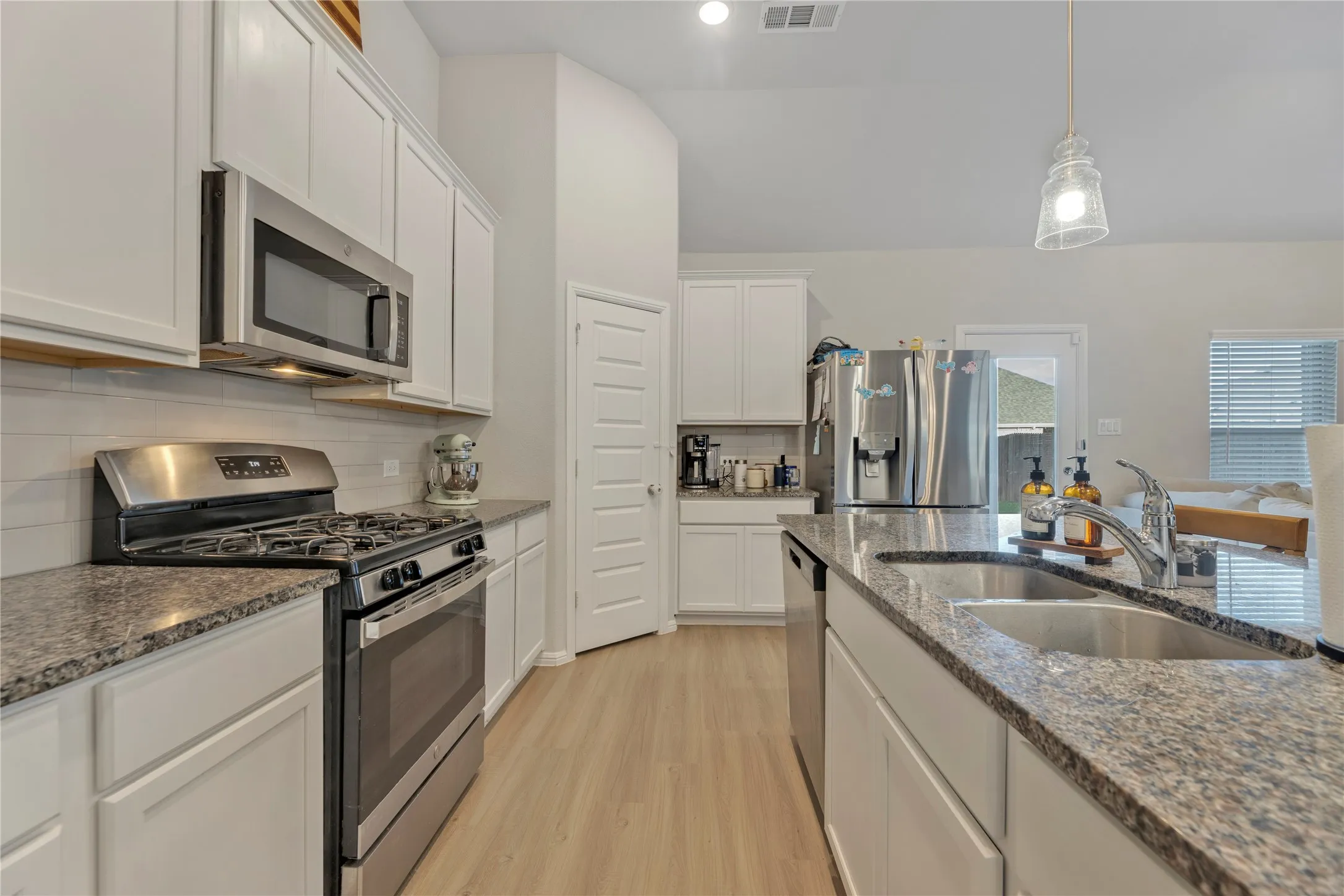 Single Family Residence For Sale in Denton County , 4324 Westminster Avenue, Celina, Texas 76227, 4 Bedroom, 4 Bathroom, 2 Garage spaces, 2,868 Sqft, built in 2022, mls#21353247, Real Estate Agent in Celina, Homes For Sale in Denton county, Homes For Sale in Celina, Realtor in Celina Texas, Real Estate Brokerage Independent Realty Texas, Luminita Cordes Realtor