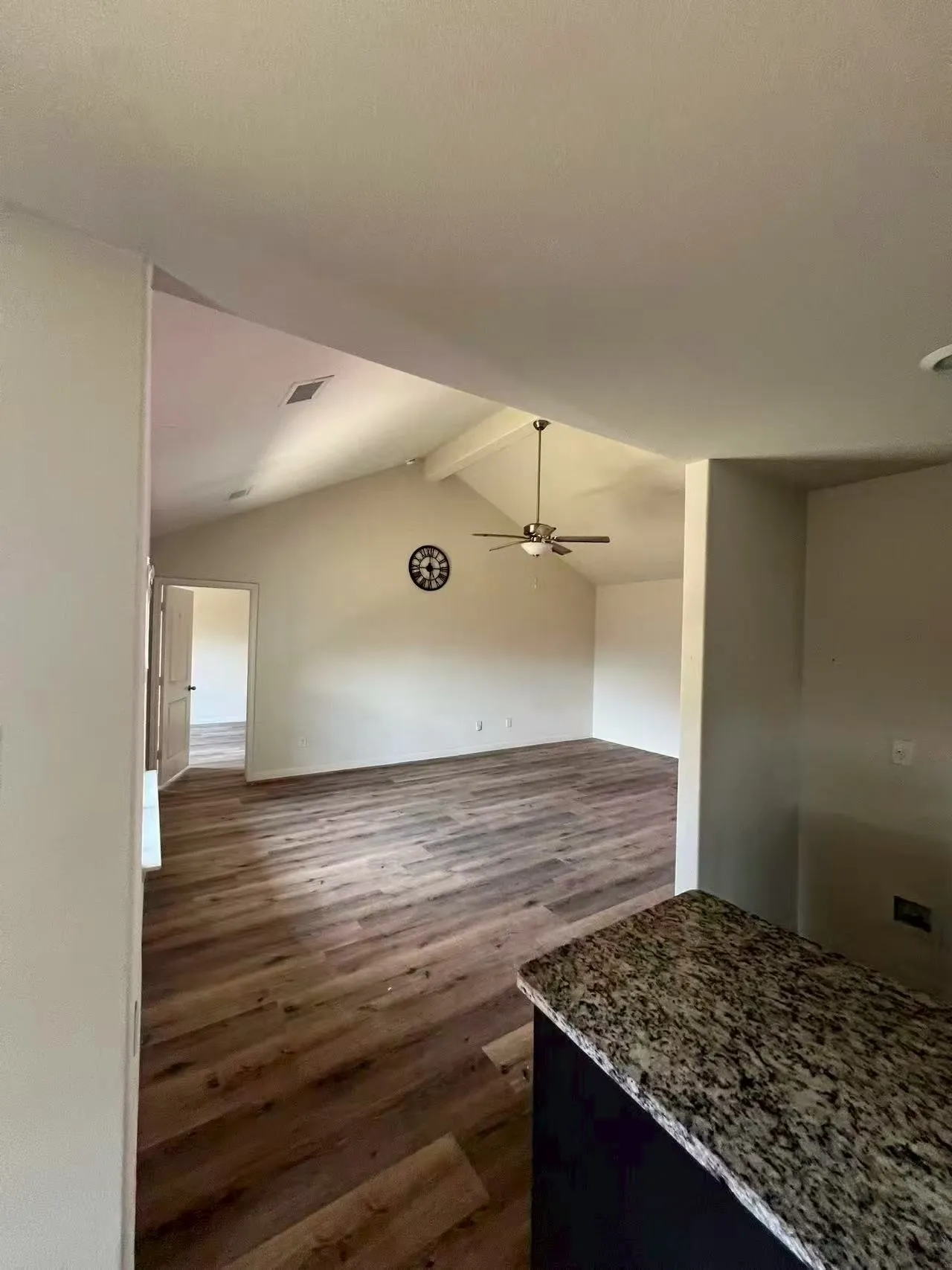 Single Family Residence For Rent in Tarrant County , 8321 Buck Mountain Pass, Fort Worth, Texas 76179, 3 Bedroom, 2 Bathroom, 2 Garage spaces, 1,600 Sqft, built in 2021, mls#21354775, Real Estate Agent in Fort Worth, Homes For Rent in Tarrant county, Homes For Rent in Fort Worth, Realtor in Fort Worth Texas, Real Estate Brokerage Independent Realty Texas, Luminita Cordes Realtor