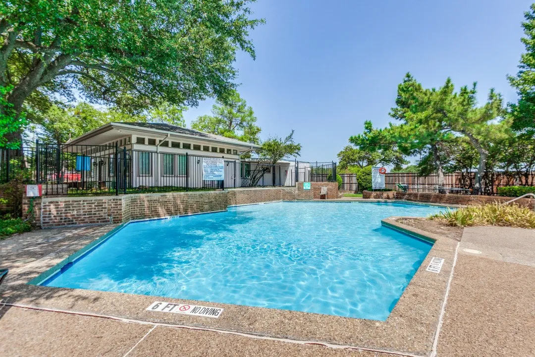 Townhouse For Sale in Dallas County , 13844 Methuen Green Lane, Dallas, Texas 75240, 2 Bedroom, 2 Bathroom, Garage spaces, 1,148 Sqft, built in 1969, mls#21354598, Real Estate Agent in Dallas, Homes For Sale in Dallas county, Homes For Sale in Dallas, Realtor in Dallas Texas, Real Estate Brokerage Independent Realty Texas, Luminita Cordes Realtor