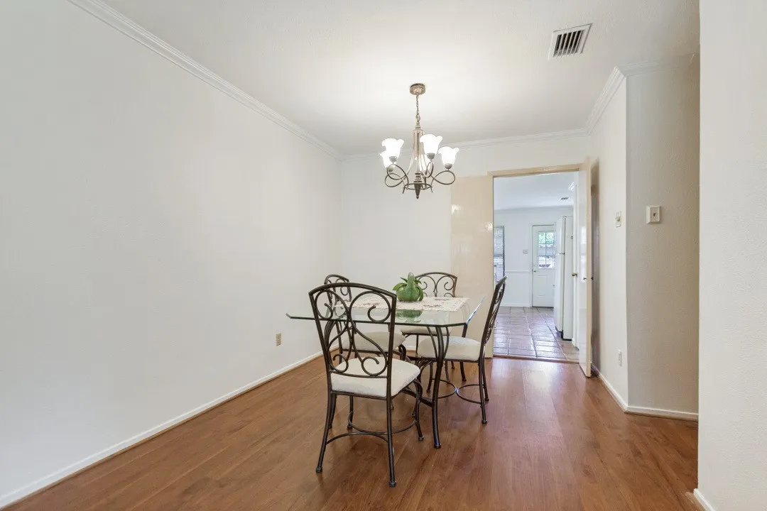 Townhouse For Sale in Dallas County , 13844 Methuen Green Lane, Dallas, Texas 75240, 2 Bedroom, 2 Bathroom, Garage spaces, 1,148 Sqft, built in 1969, mls#21354598, Real Estate Agent in Dallas, Homes For Sale in Dallas county, Homes For Sale in Dallas, Realtor in Dallas Texas, Real Estate Brokerage Independent Realty Texas, Luminita Cordes Realtor