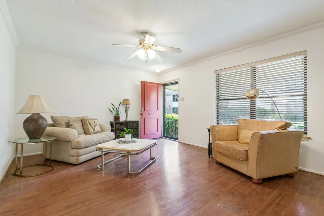 Townhouse For Sale in Dallas County , 13844 Methuen Green Lane, Dallas, Texas 75240, 2 Bedroom, 2 Bathroom, Garage spaces, 1,148 Sqft, built in 1969, mls#21354598, Real Estate Agent in Dallas, Homes For Sale in Dallas county, Homes For Sale in Dallas, Realtor in Dallas Texas, Real Estate Brokerage Independent Realty Texas, Luminita Cordes Realtor