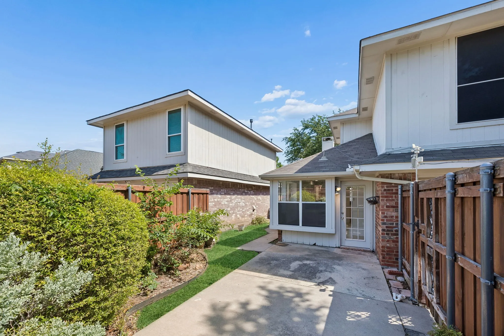 Single Family Residence For Rent in Dallas County , 537 Raintree Circle, Coppell, Texas 75019, 3 Bedroom, 3 Bathroom, 2 Garage spaces, 1,873 Sqft, built in 1990, mls#21354770, Real Estate Agent in Coppell, Homes For Rent in Dallas county, Homes For Rent in Coppell, Realtor in Coppell Texas, Real Estate Brokerage Independent Realty Texas, Luminita Cordes Realtor