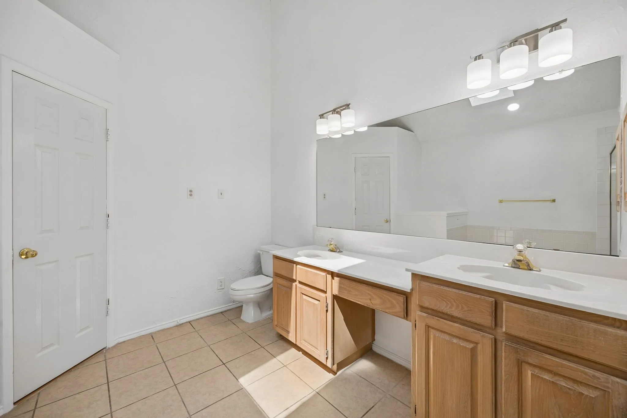 Single Family Residence For Rent in Dallas County , 537 Raintree Circle, Coppell, Texas 75019, 3 Bedroom, 3 Bathroom, 2 Garage spaces, 1,873 Sqft, built in 1990, mls#21354770, Real Estate Agent in Coppell, Homes For Rent in Dallas county, Homes For Rent in Coppell, Realtor in Coppell Texas, Real Estate Brokerage Independent Realty Texas, Luminita Cordes Realtor