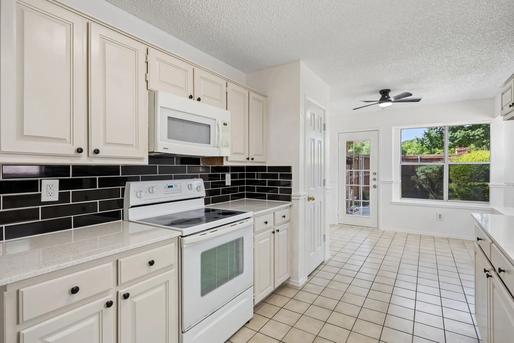 Single Family Residence For Rent in Dallas County , 537 Raintree Circle, Coppell, Texas 75019, 3 Bedroom, 3 Bathroom, 2 Garage spaces, 1,873 Sqft, built in 1990, mls#21354770, Real Estate Agent in Coppell, Homes For Rent in Dallas county, Homes For Rent in Coppell, Realtor in Coppell Texas, Real Estate Brokerage Independent Realty Texas, Luminita Cordes Realtor