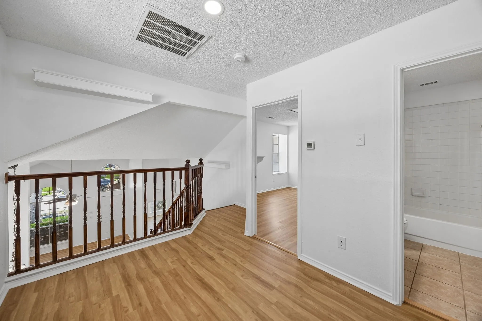 Single Family Residence For Rent in Dallas County , 537 Raintree Circle, Coppell, Texas 75019, 3 Bedroom, 3 Bathroom, 2 Garage spaces, 1,873 Sqft, built in 1990, mls#21354770, Real Estate Agent in Coppell, Homes For Rent in Dallas county, Homes For Rent in Coppell, Realtor in Coppell Texas, Real Estate Brokerage Independent Realty Texas, Luminita Cordes Realtor