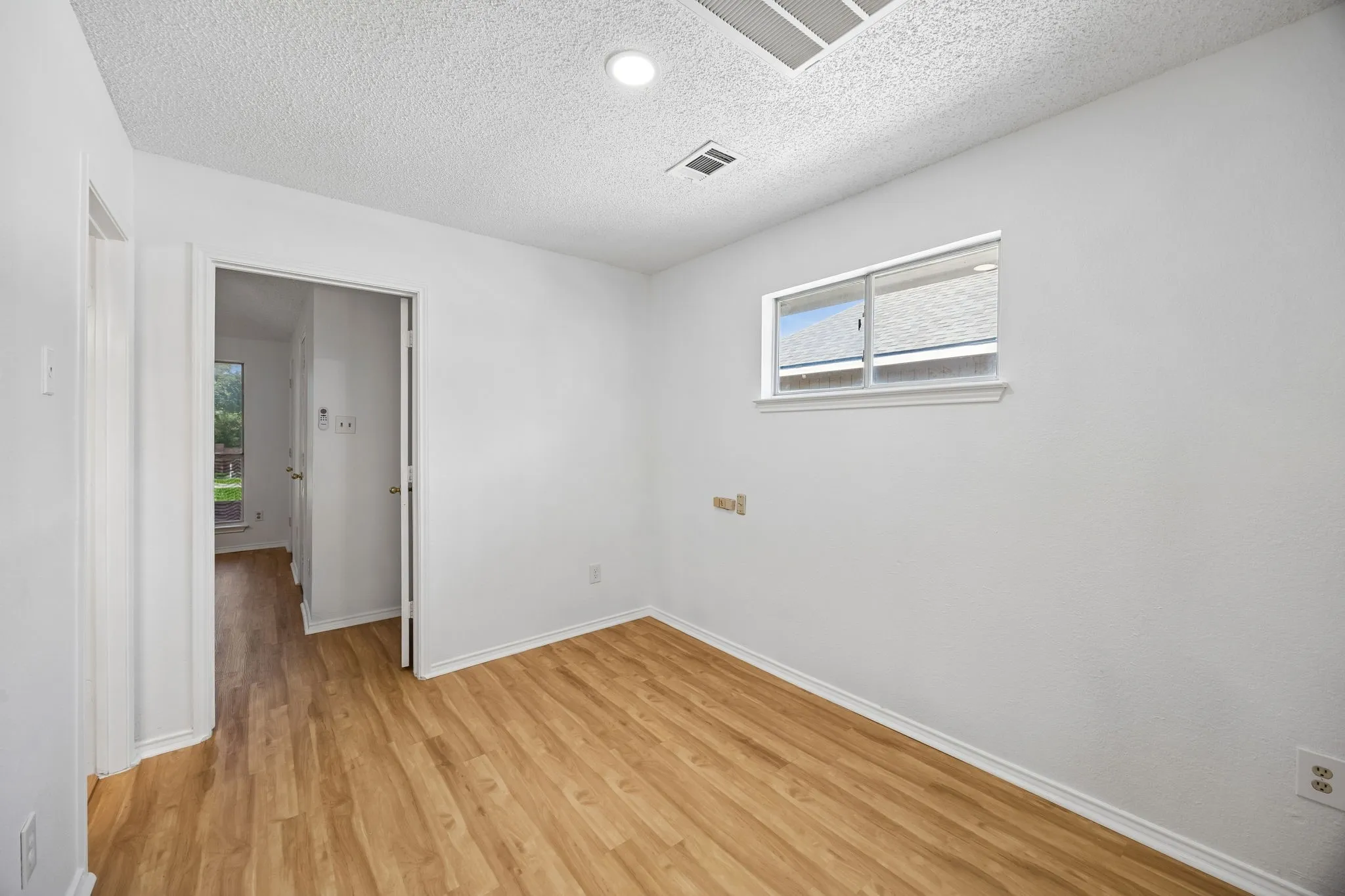Single Family Residence For Rent in Dallas County , 537 Raintree Circle, Coppell, Texas 75019, 3 Bedroom, 3 Bathroom, 2 Garage spaces, 1,873 Sqft, built in 1990, mls#21354770, Real Estate Agent in Coppell, Homes For Rent in Dallas county, Homes For Rent in Coppell, Realtor in Coppell Texas, Real Estate Brokerage Independent Realty Texas, Luminita Cordes Realtor